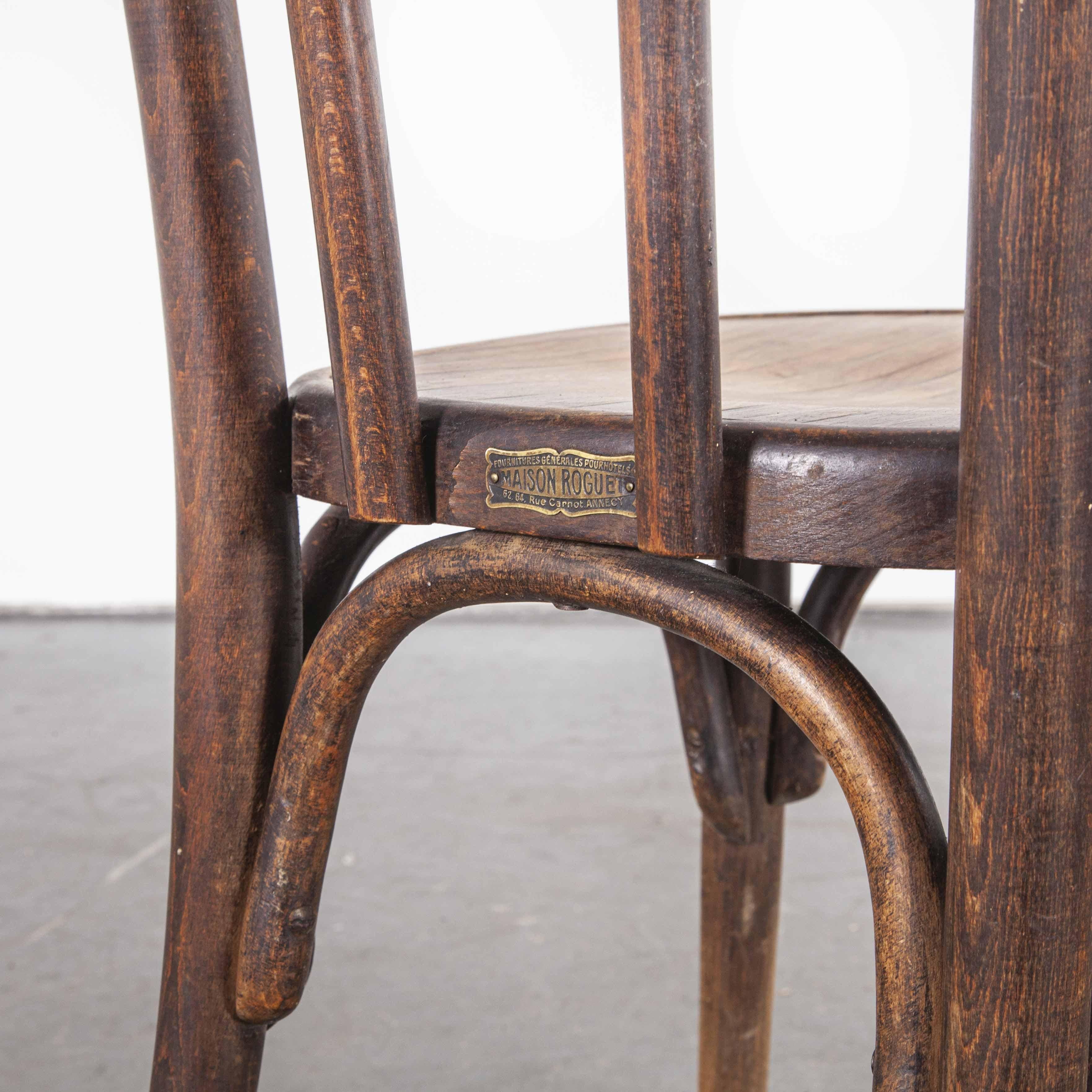 1920s Baumann bentwood bistro dining chair – Maison Rouget – Set of six
1920s Baumann bentwood bistro dining chair – Maison Rouget – set of six. Classic Beech bistro chair made in France by the maker Joamin Baumann. Baumann is a slightly off the