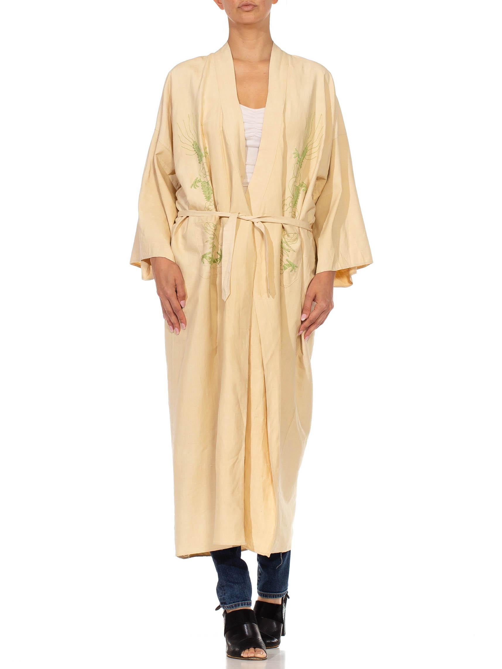 1920S Beige & Light Green Cotton Chinoiserie Dragon Embroidered  Kaftan In Excellent Condition For Sale In New York, NY