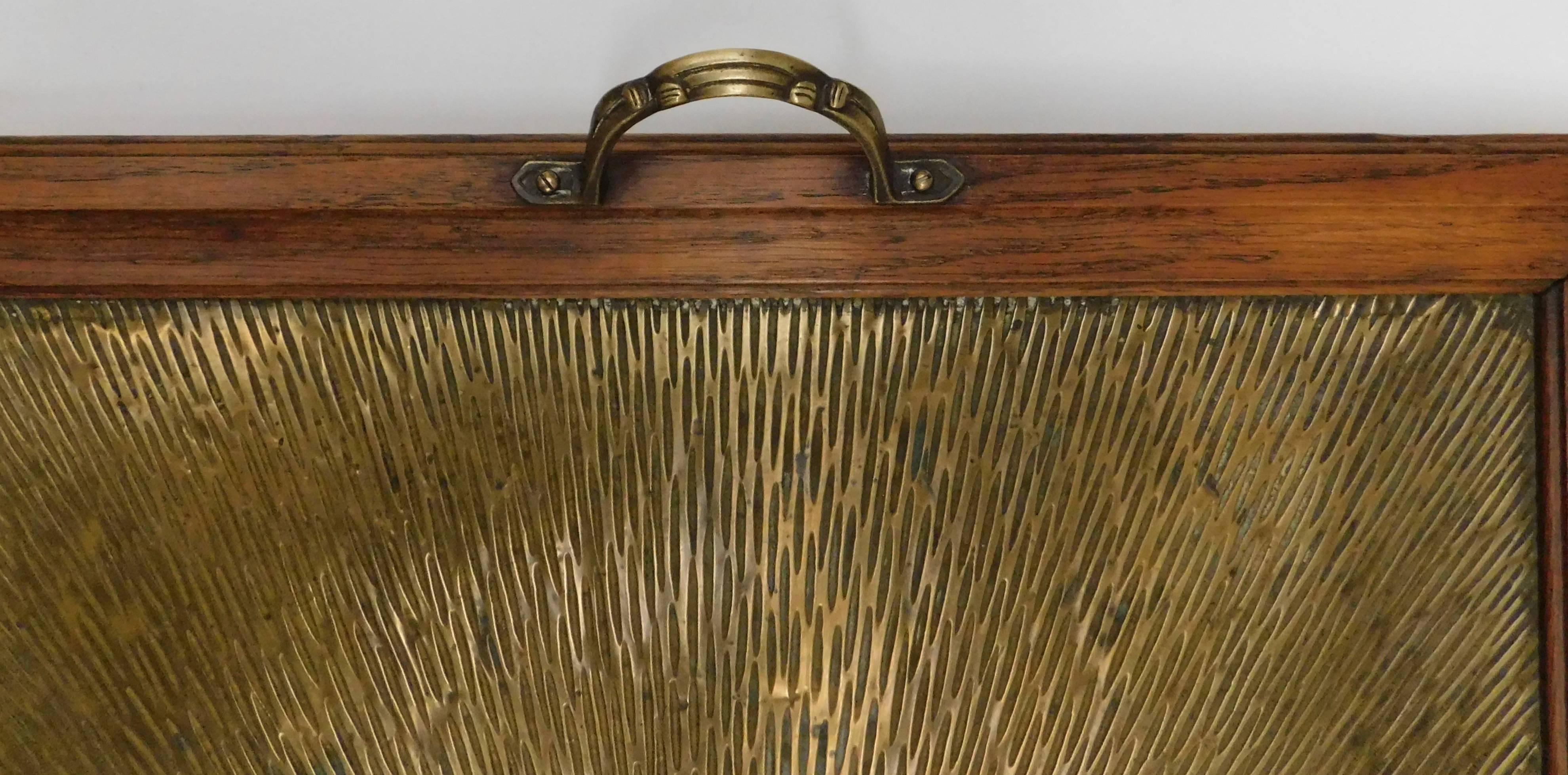 1920's Belgian Brass and Oak Art Deco Tray with Sunburst Design In Good Condition For Sale In Antwerp, BE