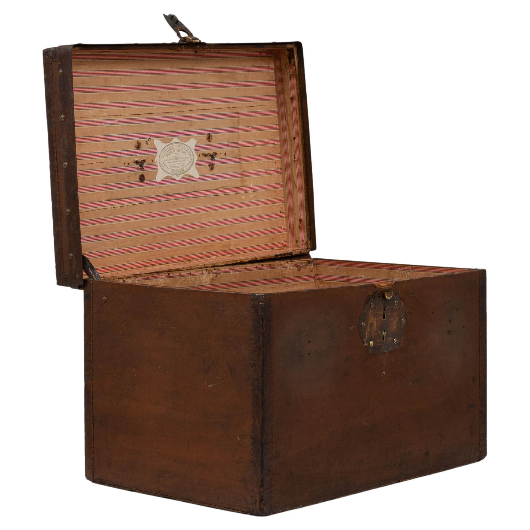 Malle en bois belge "Delvaux" des années 1920