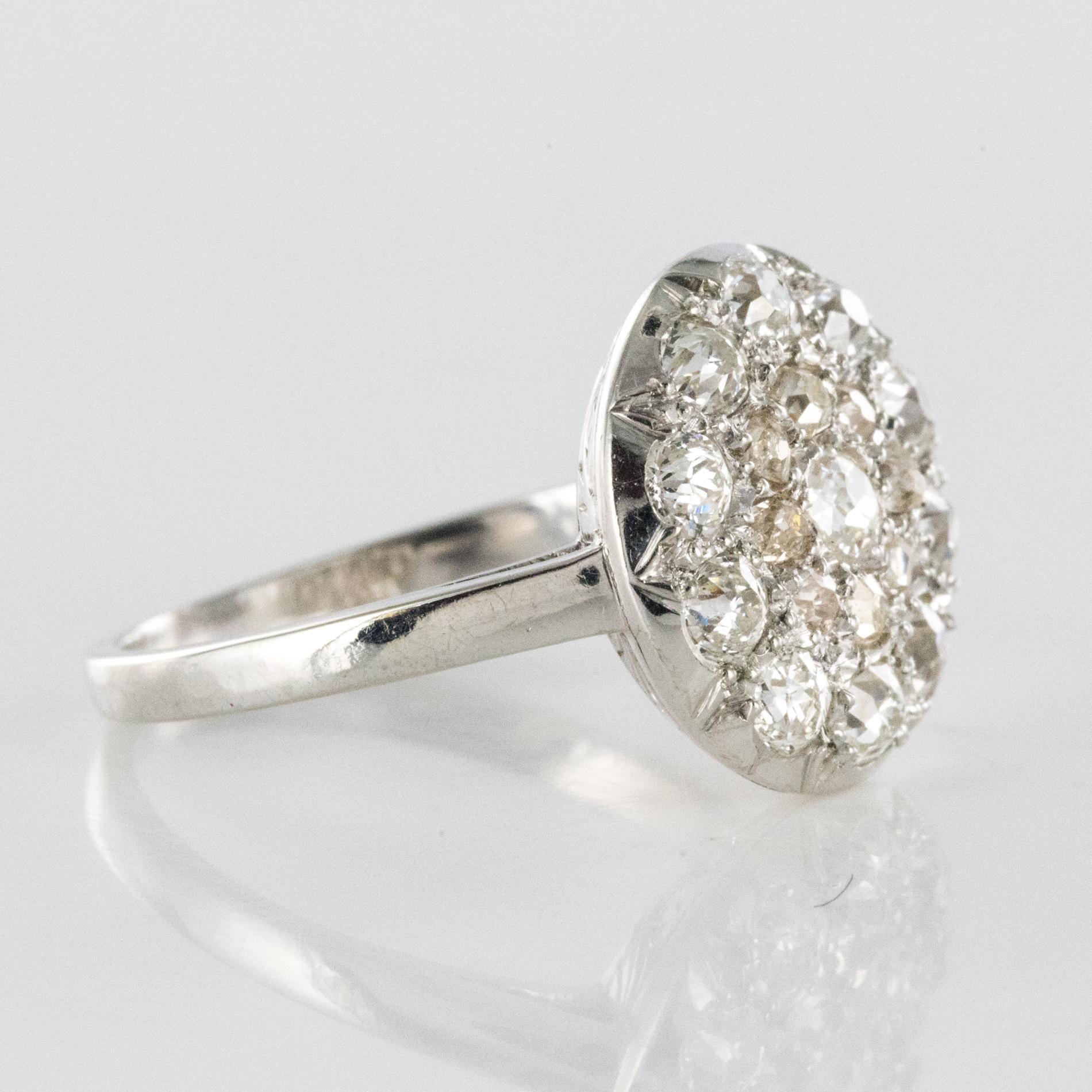 Bague ronde plate en or blanc 18 carats avec diamants Belle Époque, années 1920 6