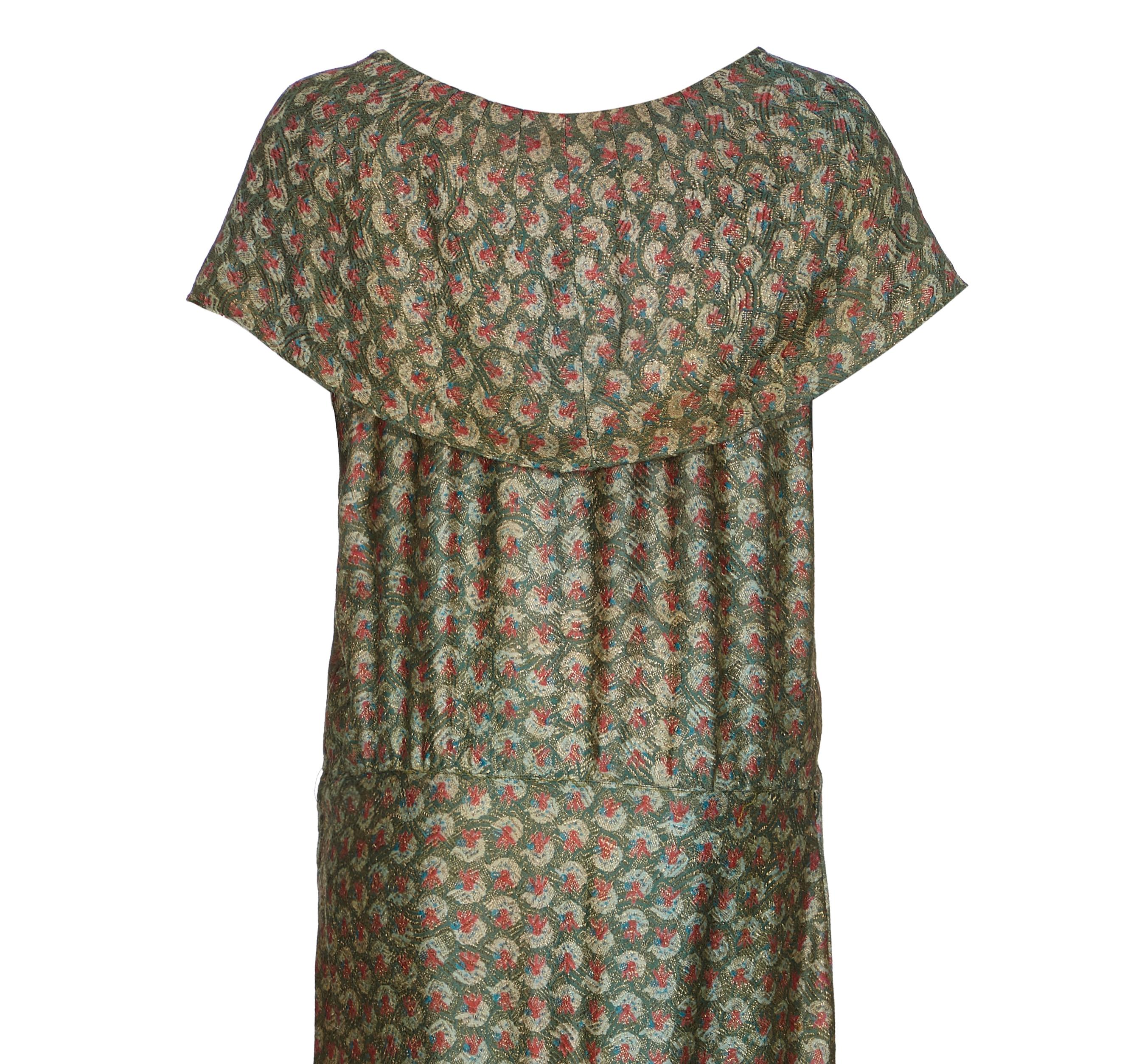 1920s Best and Co Green Lame Tiered Deco Print Dress  In Excellent Condition For Sale In London, GB