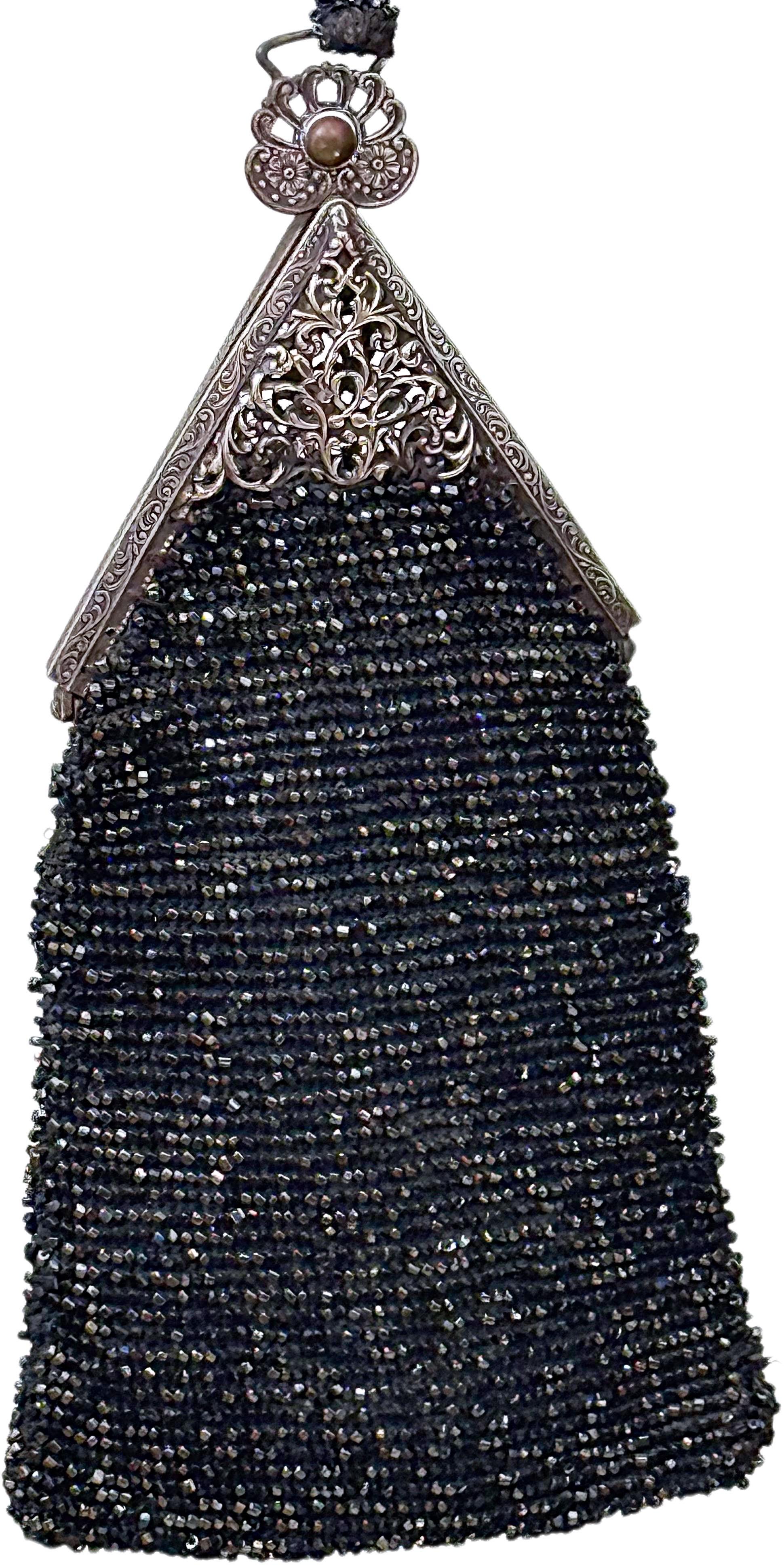 1920s Black Beaded Wristlet Art Deco Triangular Vintage 20s Evening Bag Purse For Sale 7
