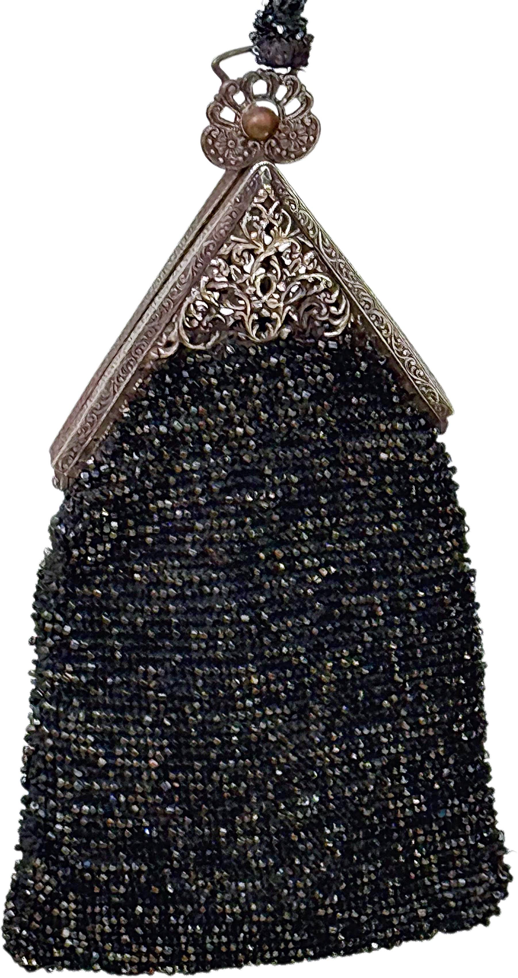 1920s Black Beaded Wristlet Art Deco Triangular Vintage 20s Evening Bag Purse For Sale 9