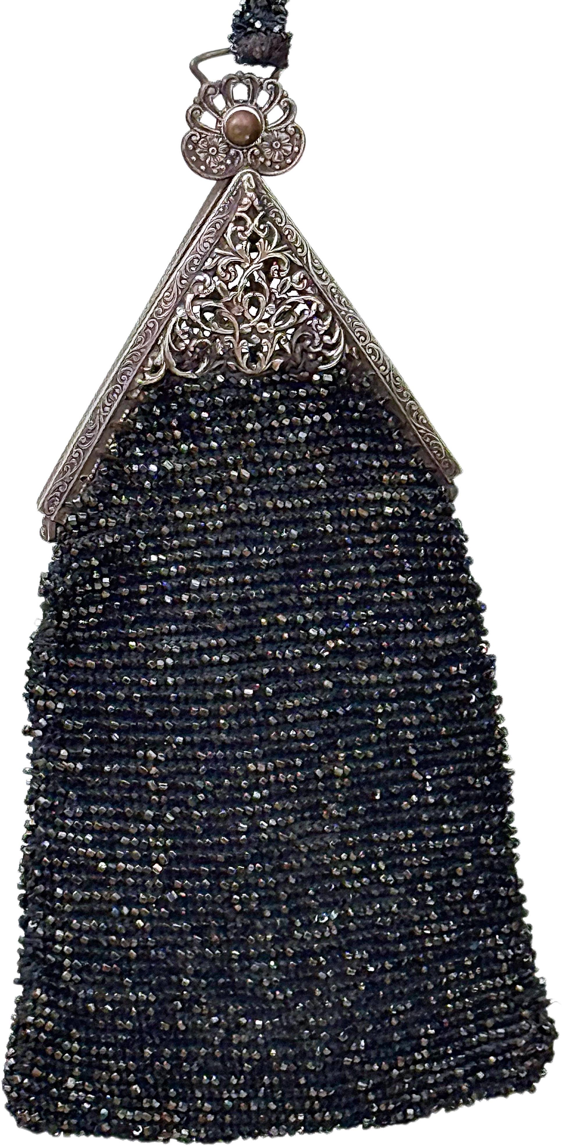 1920s Black Beaded Wristlet Art Deco Triangular Vintage 20s Evening Bag Purse For Sale 4