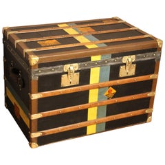 Lot - An exceptional 1920s Moynat leather travelling trunk with brass  mounts, decorated with the hand-painted typical 'M'-pattern, monogrammed  E.F., marked 'Malles Moynat, Paris', H 107 - W 57 - D 50 cm