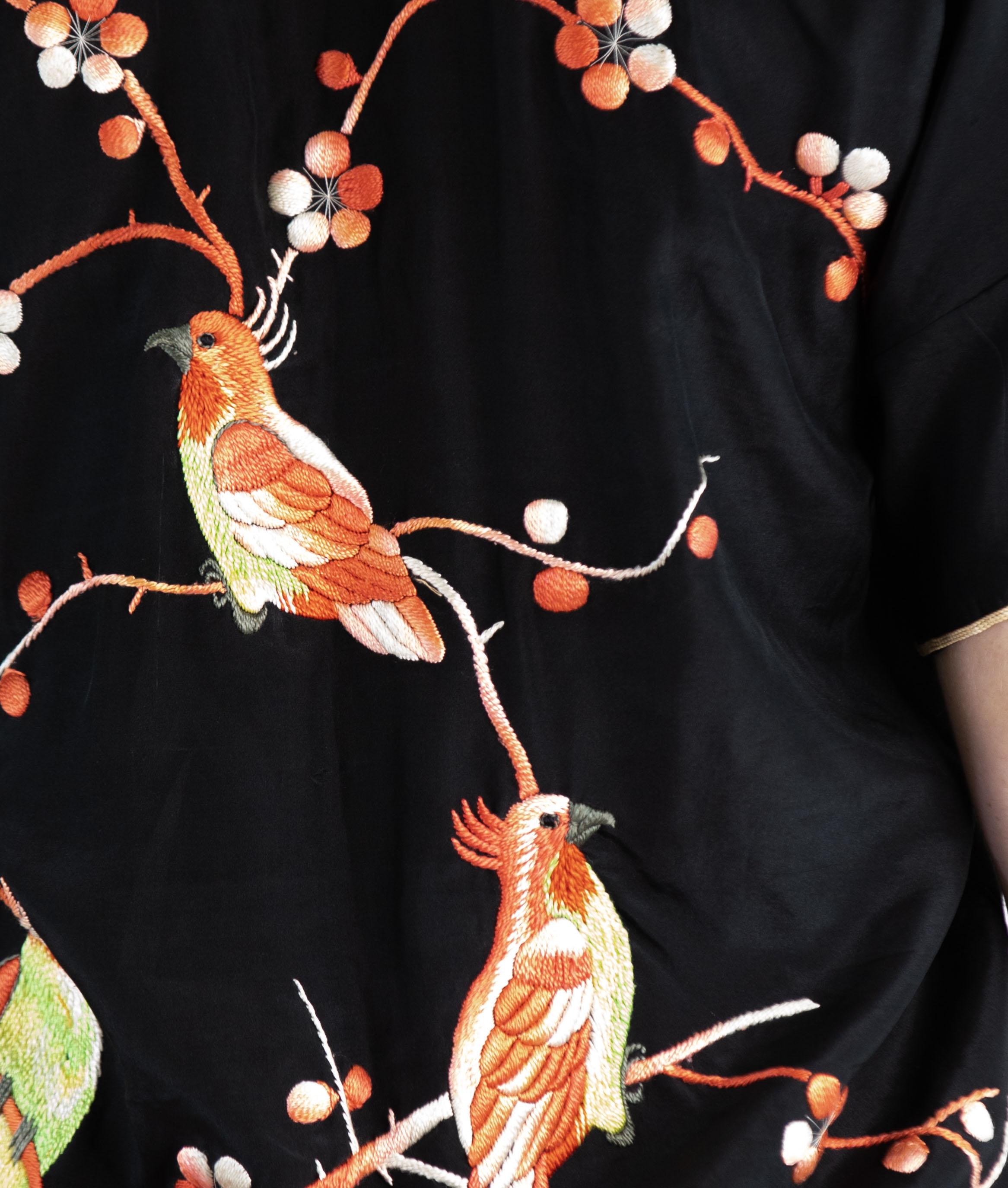 1920S Black & Orange Silk Top Hands Embroidered With Birds For Sale 7