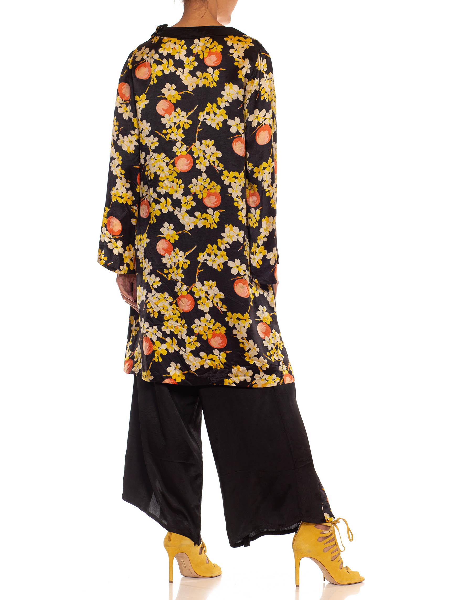Women's 1920S Black & Yellow Floral Silk/Rayon Lounge Pajamas For Sale