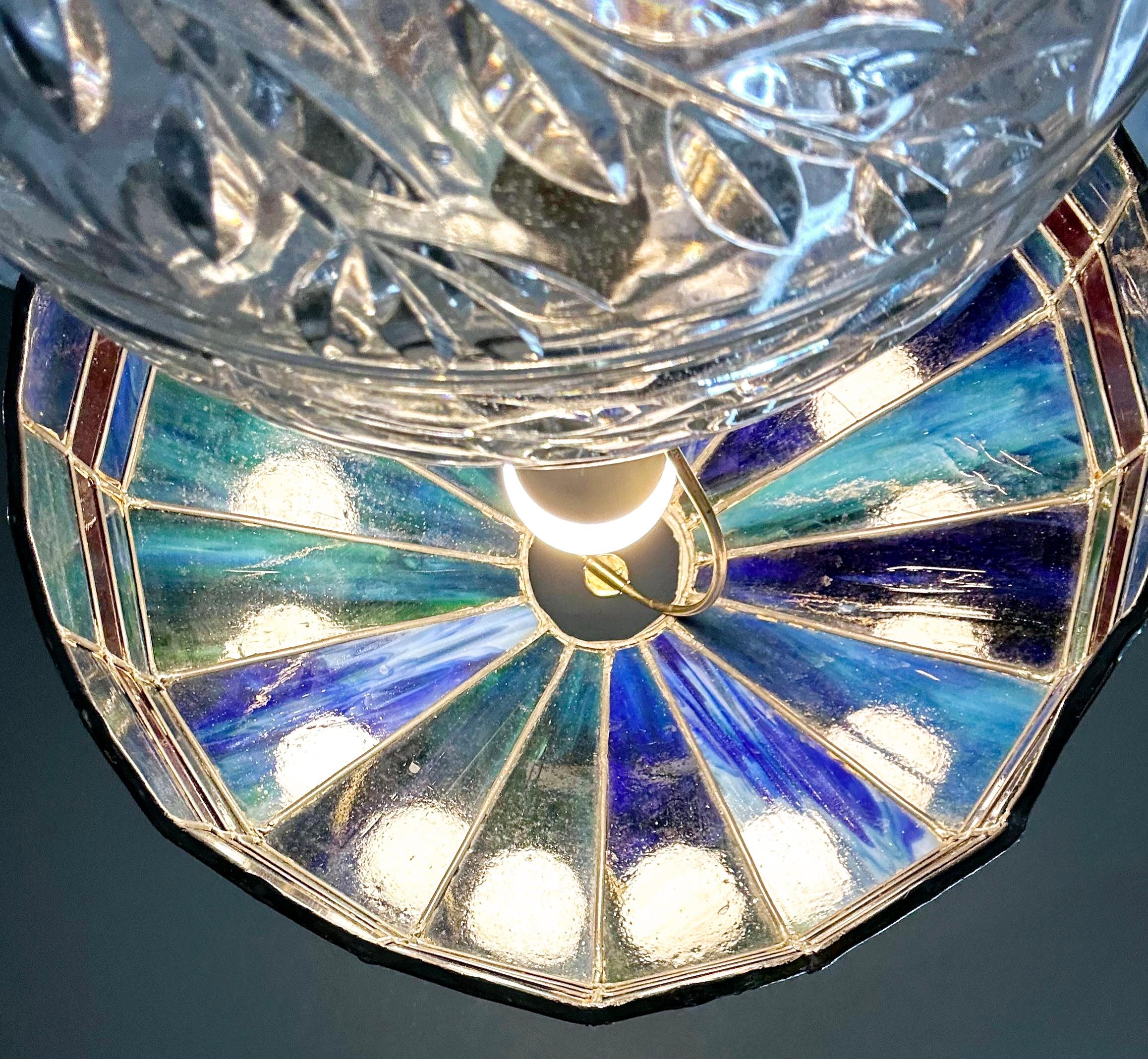 Lampe/abat-jour en verre de scories bleu à rayures rouges des années 1920 État moyen - En vente à Waxahachie, TX