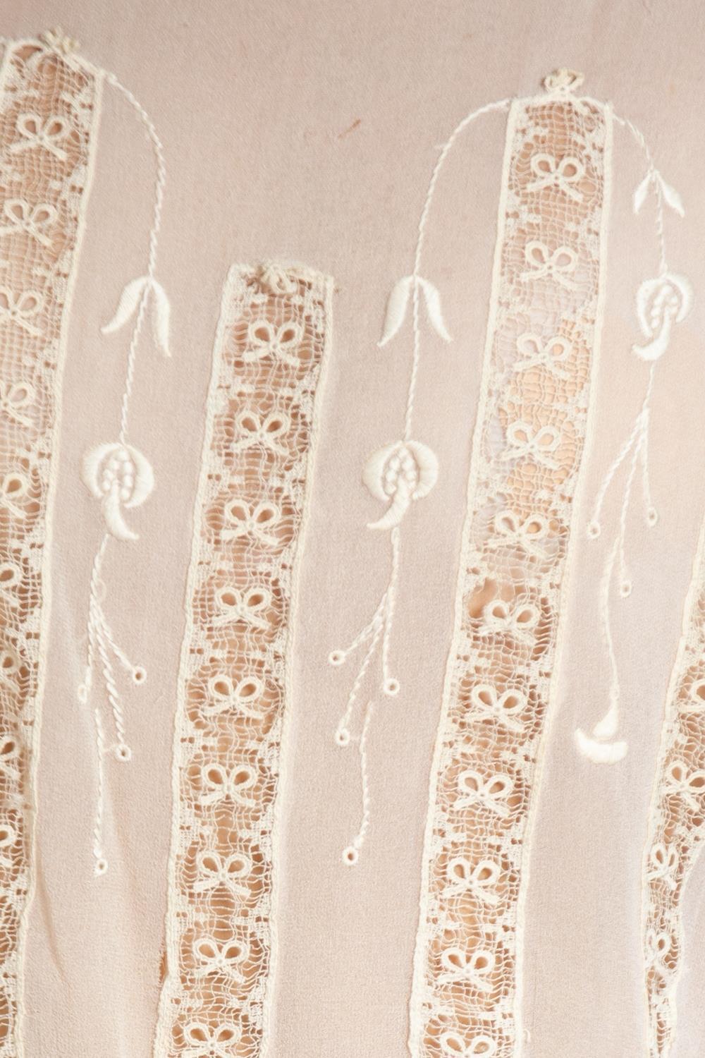 1920S Blush Sheer Silk Chiffon Embroidered Lace Top For Sale 3