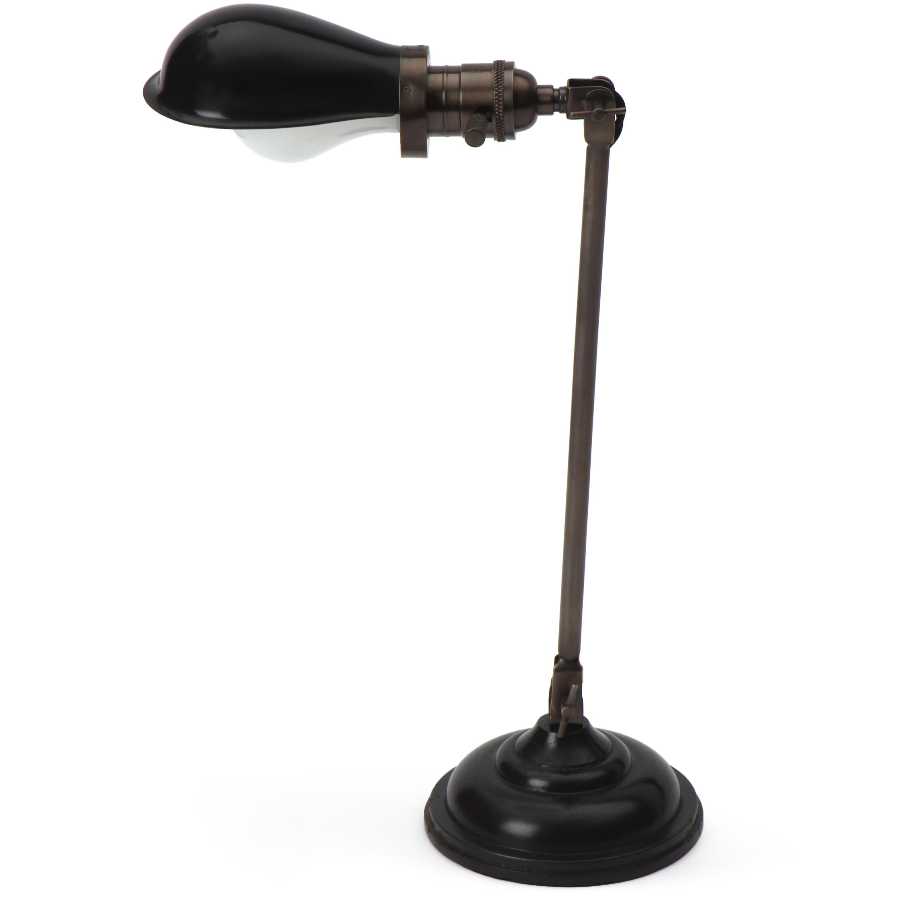 20th Century 1920s Brass Articulated Industrial Desk Lamp For Sale