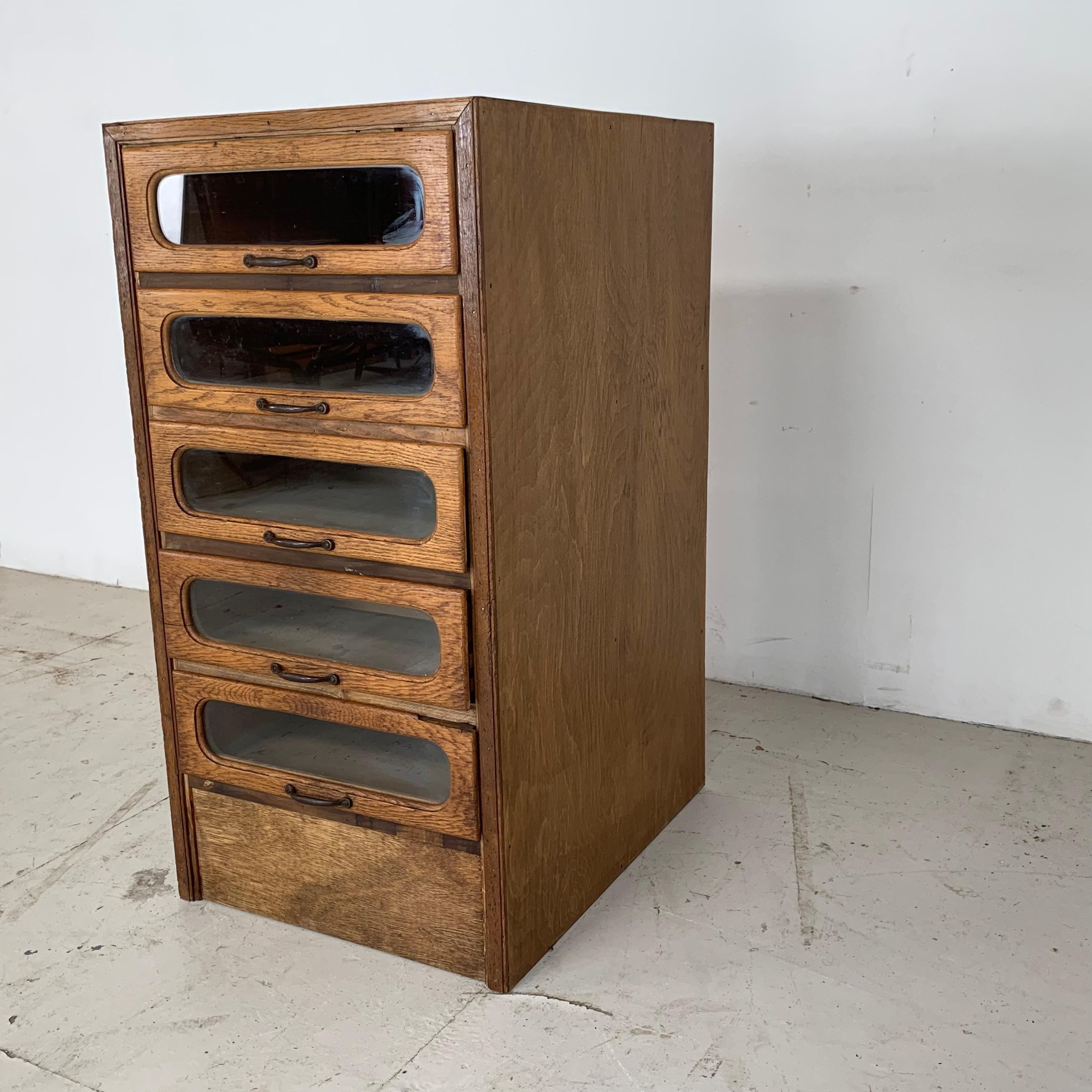 1920s British Oak Haberdashery Cabinet In Good Condition In Lewes, East Sussex