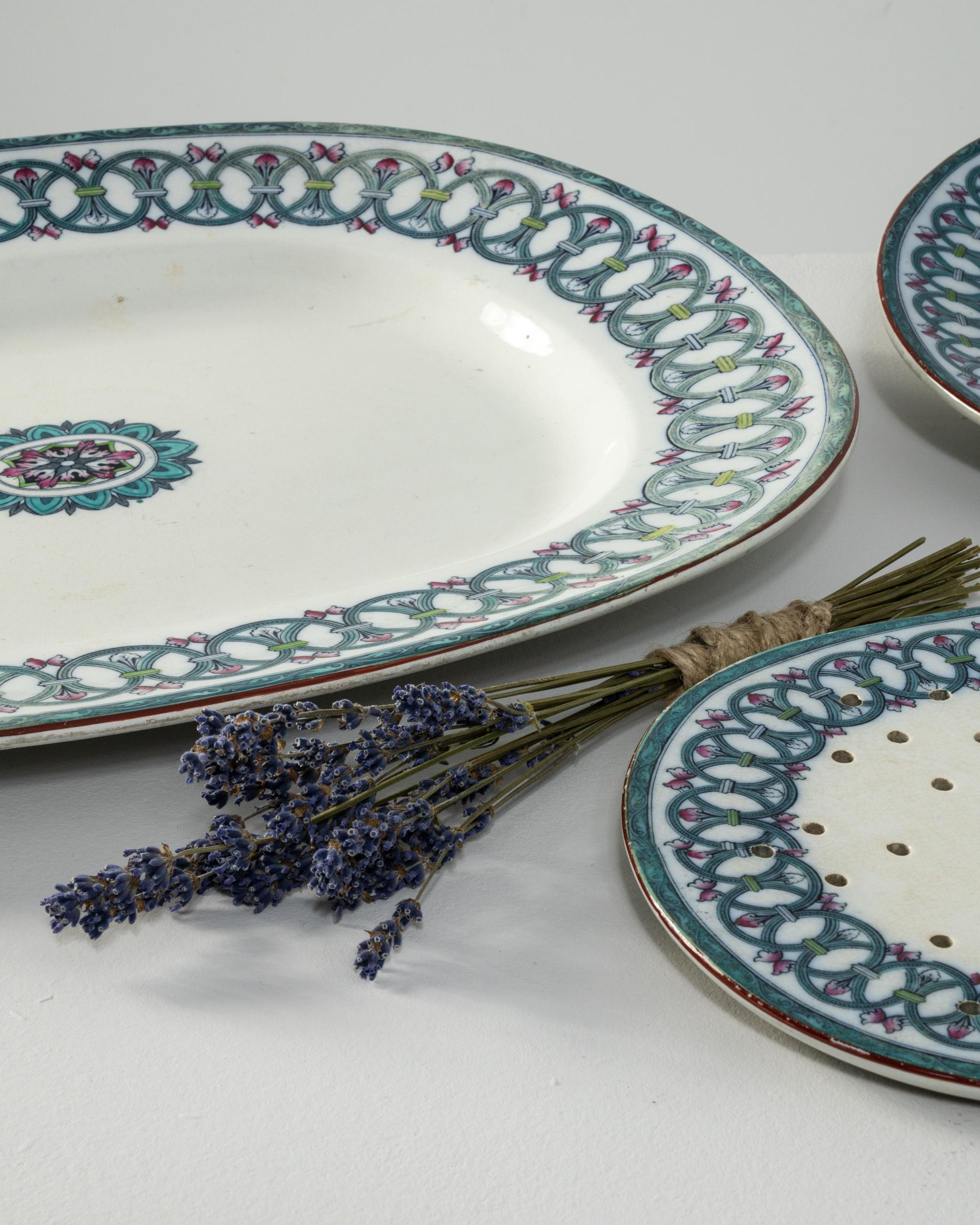English 1920s British Serving Platters, Set of Three For Sale