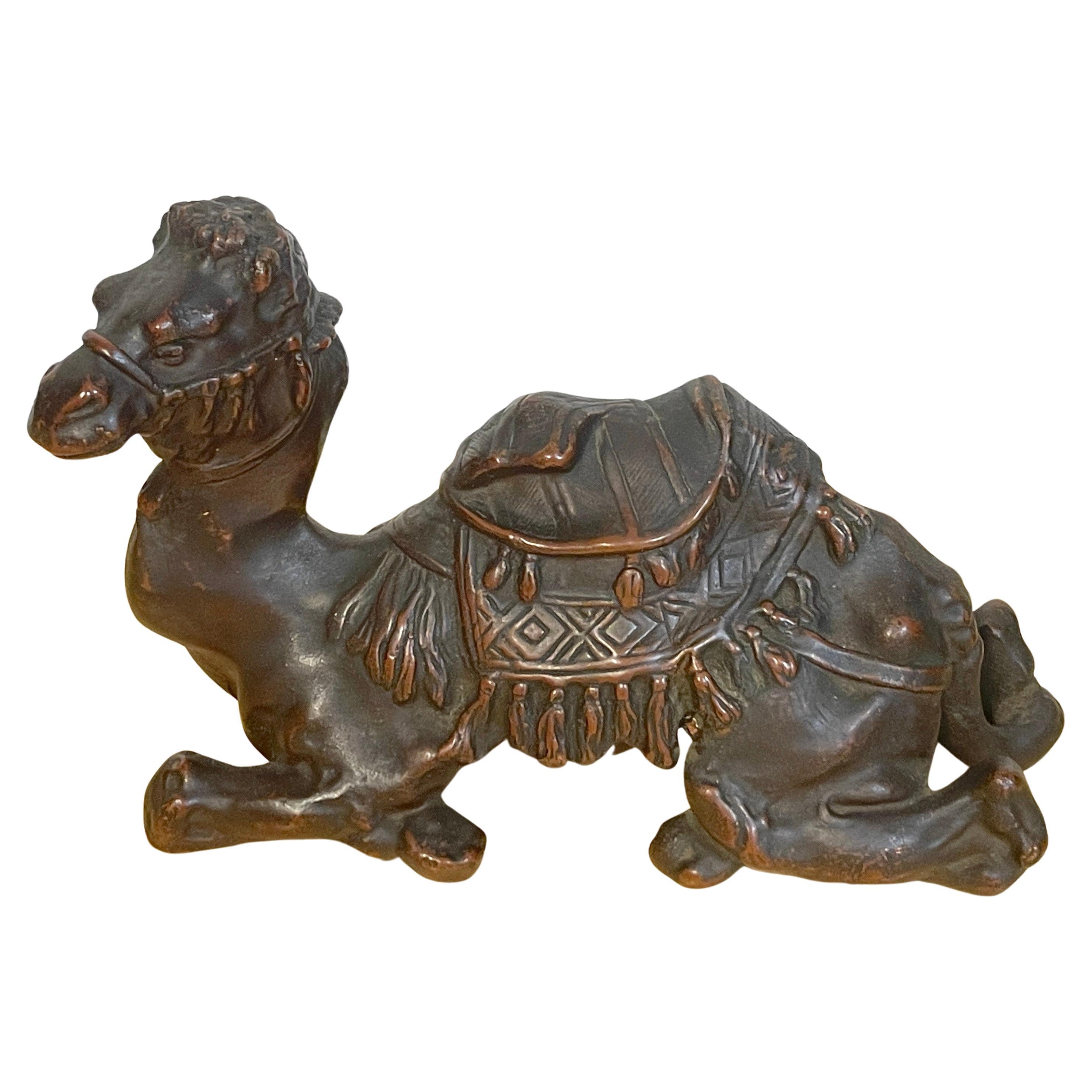 Sculpture en bronze des années 1920 d'un camel mauresque assis
