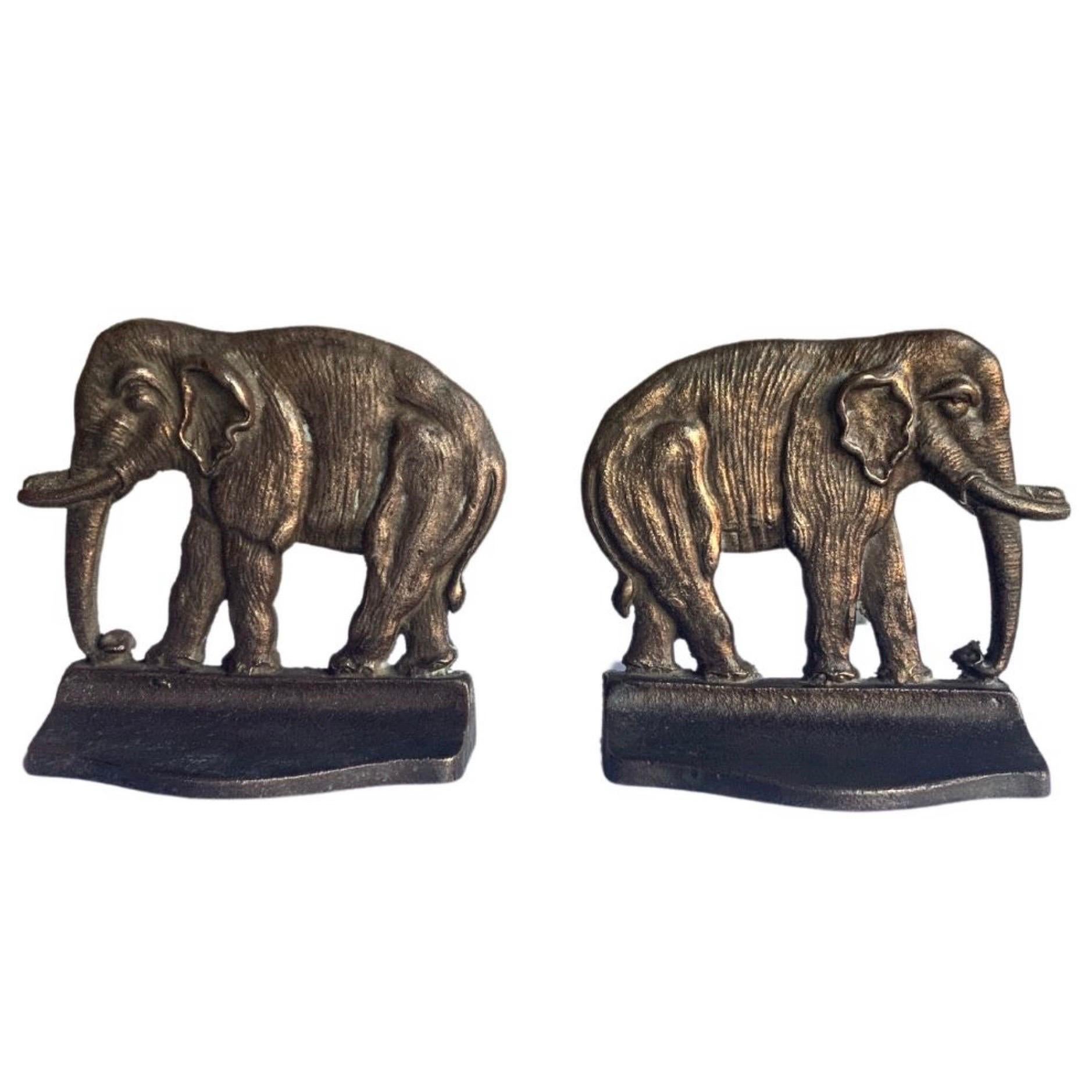 Serre-livres éléphant en bronze des années 1920 

Bronze lourd 

Belle patine