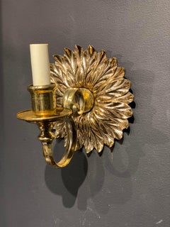 Appliques à une lumière en bronze 1920 en forme de soleil