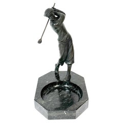 Vide-poche en marbre et golfeur bronzé des années 1920