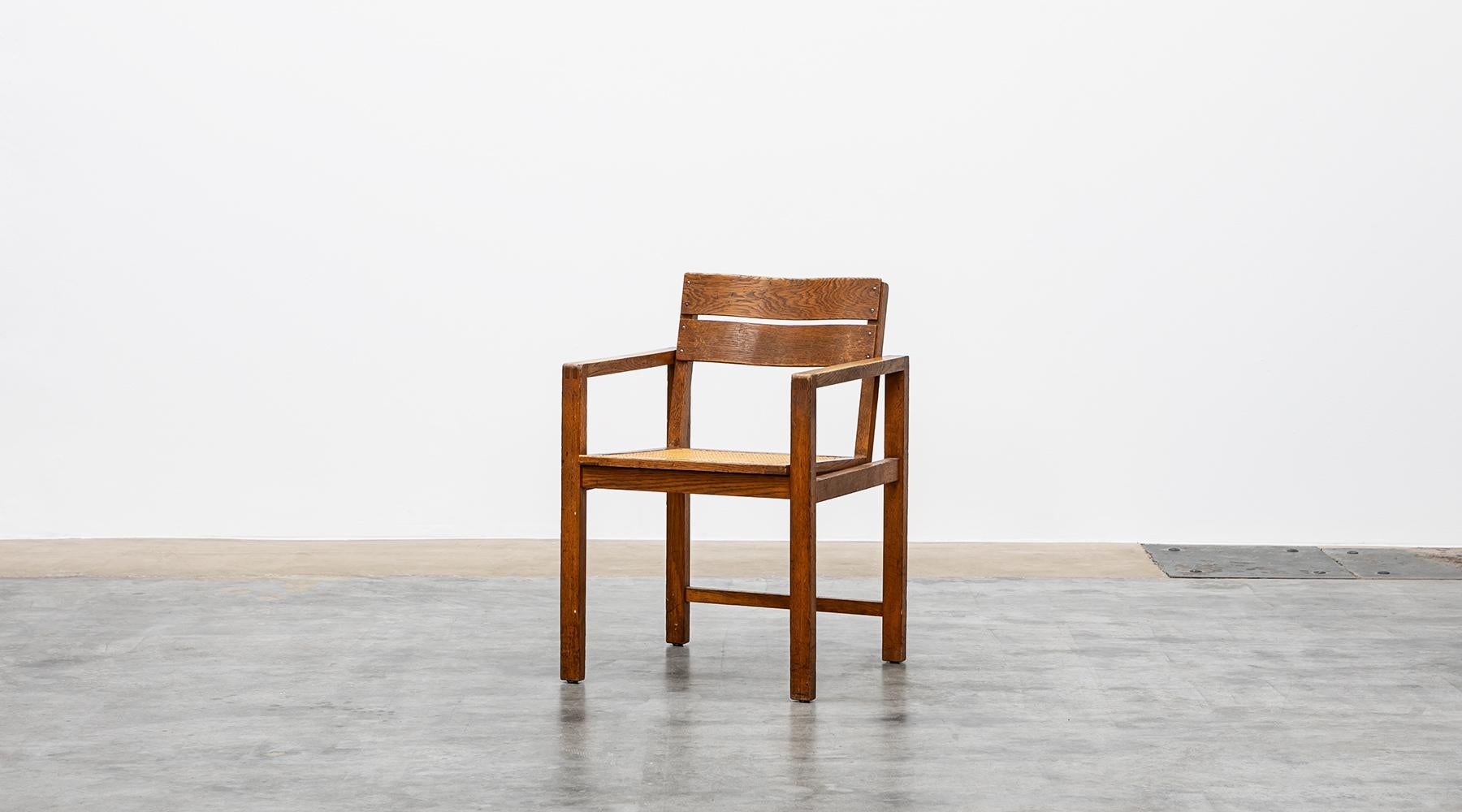 Beech chair by Erich Dieckmann, Germany, 1926.

The single chair by Erich Dieckmann from 1926 is made out of beech and has a typically, clear design. The rectangular stand construction contrasts with the curved backrest in plywood beech.
