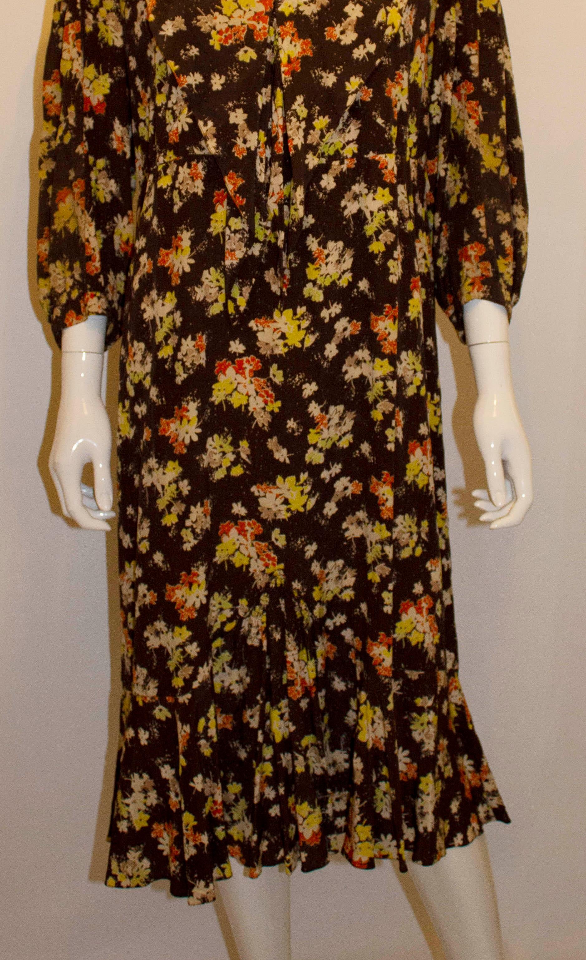 1920s Brown Silk Print Dress For Sale 1