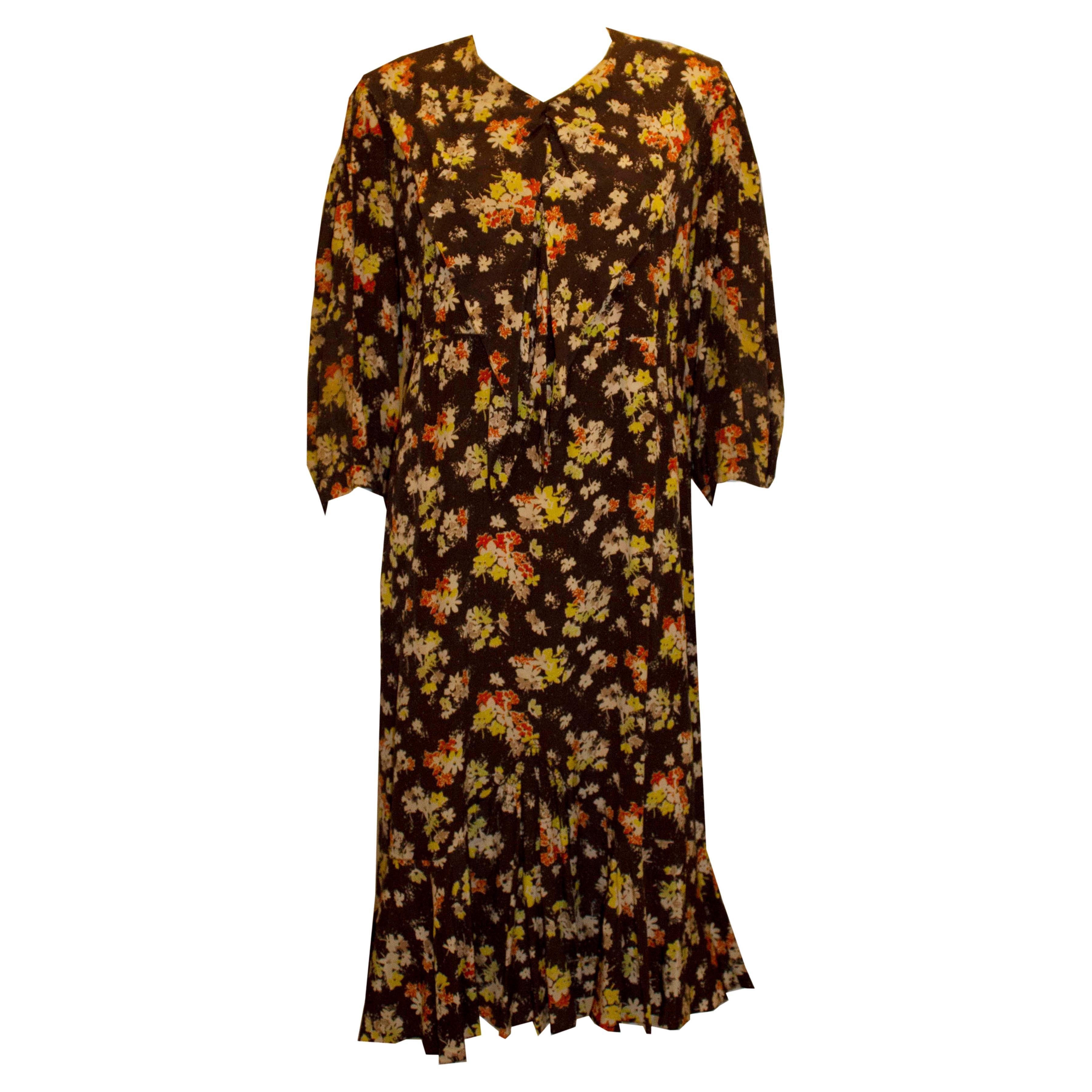1920s Brown Silk Print Dress For Sale