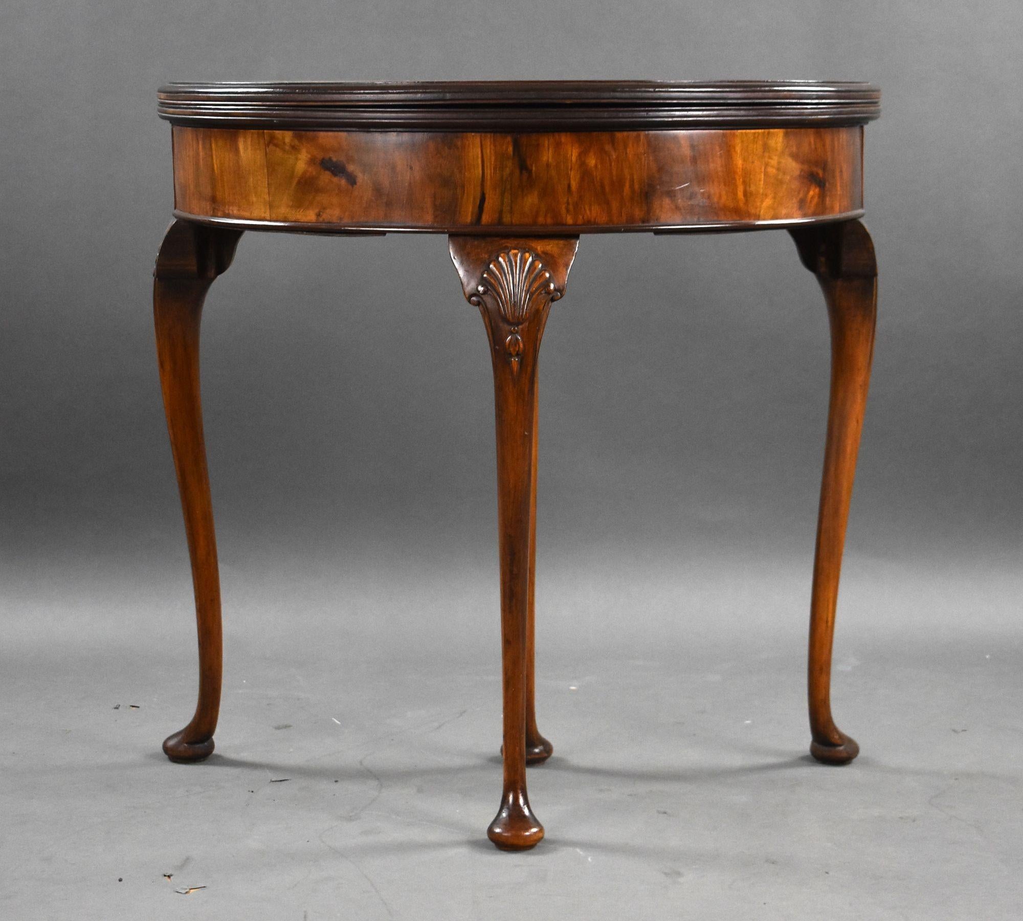 1920s Burr Walnut Card Table In Good Condition For Sale In Chelmsford, Essex