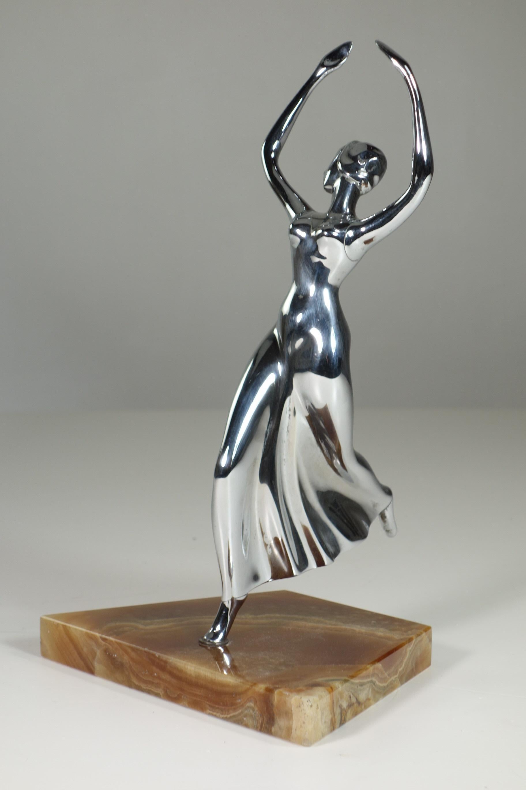 Años 20 de Franz Hagenauer Weiner Werkstatte Austria Figura de bailarina de metal niquelado en venta 3