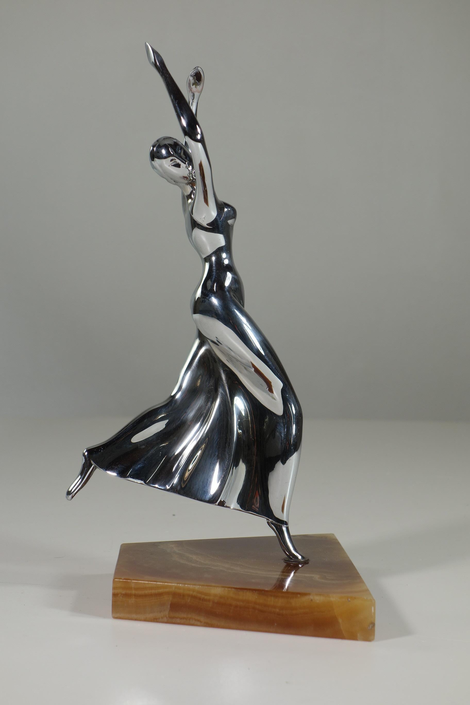 Figura de bailarina
Franz Hagenauer
Austria, 1920

Metal niquelado y base de mármol
Excelente estado.

