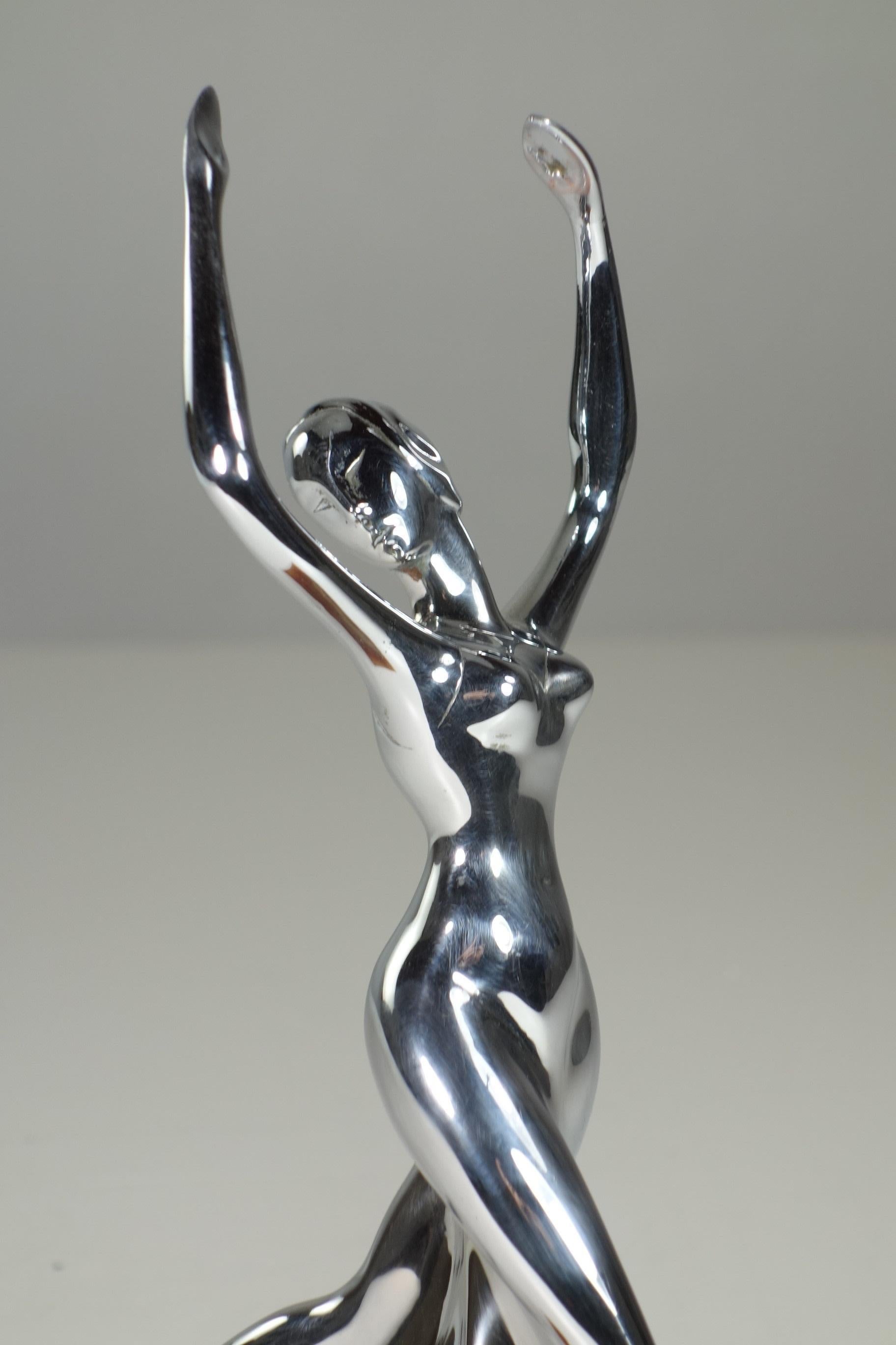 Años 20 de Franz Hagenauer Weiner Werkstatte Austria Figura de bailarina de metal niquelado Metal en venta