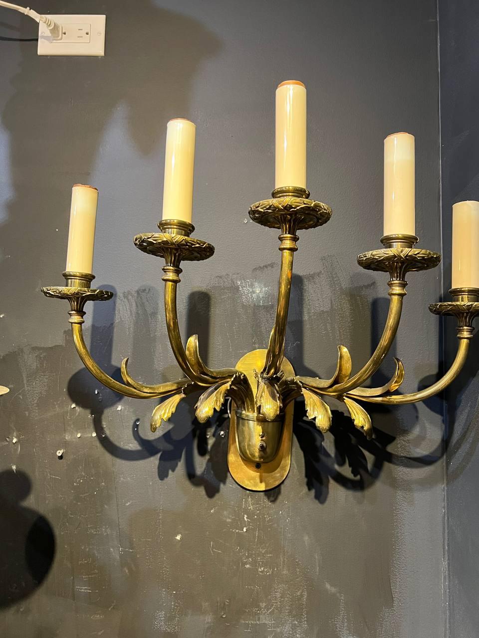 Early 20th Century 1920's Large Caldwell 5 Lights Sconces with Acanthus Leaves  For Sale