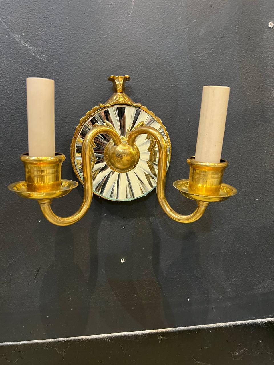 Classique américain Applique en miroir Caldwell des années 1920 avec 2 Lights en vente