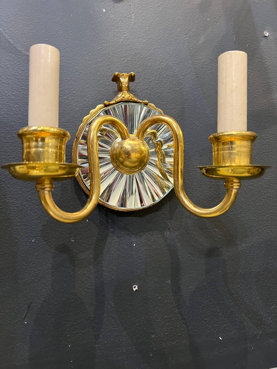 Doré Applique en miroir Caldwell des années 1920 avec 2 Lights en vente