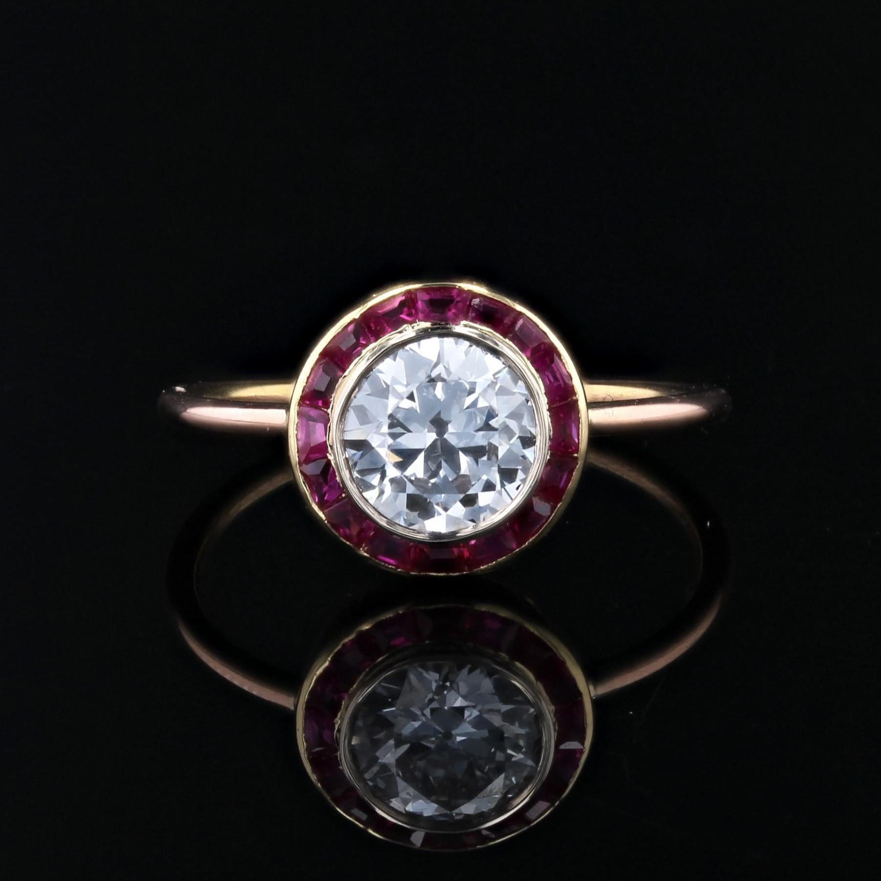 Bague ronde en or jaune 18 carats, diamants et pierres rouges calibrées des années 1920 Excellent état - En vente à Poitiers, FR