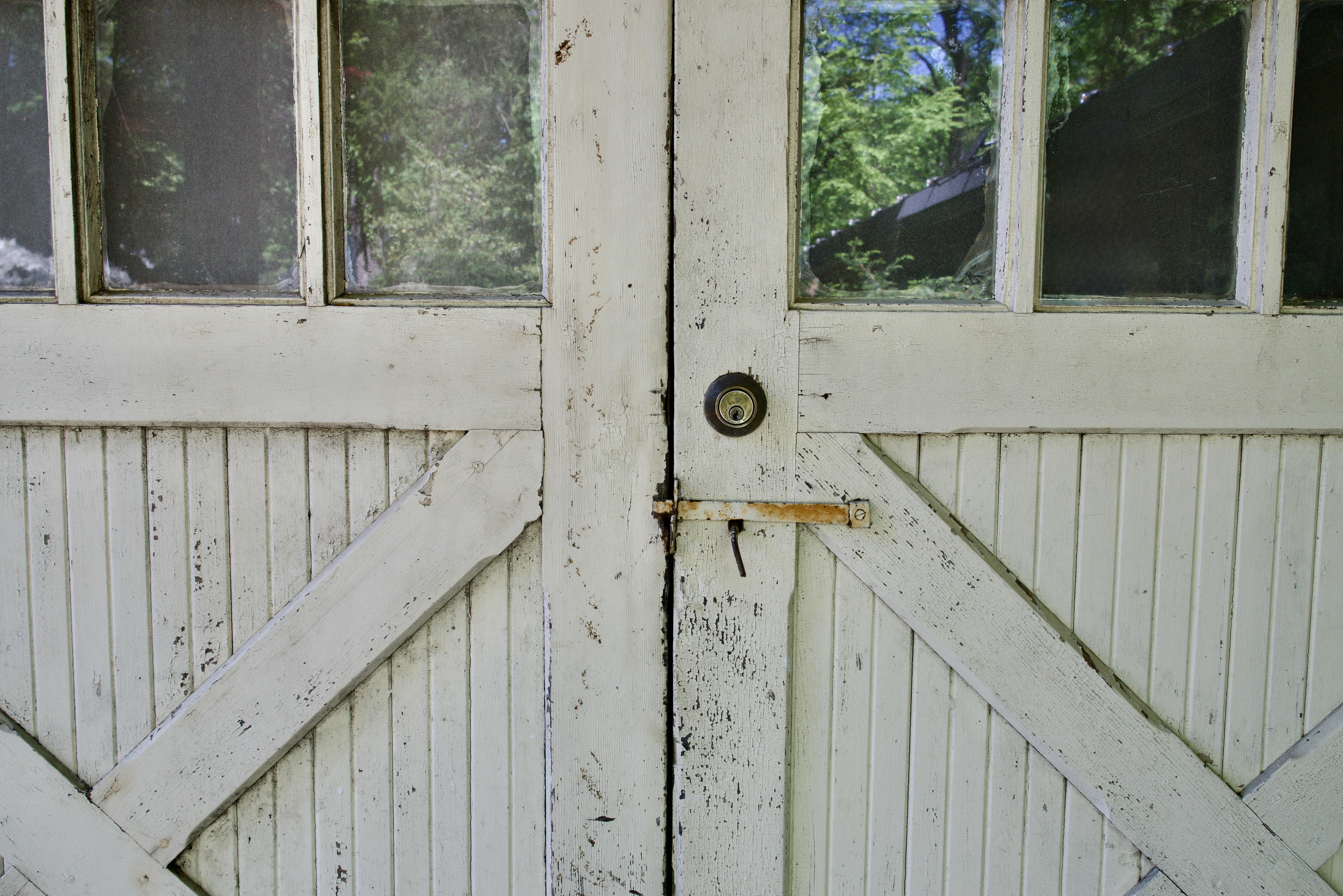 Fait main 1920s Carriage House Barn Doors Rustic Industrial Garage 8-Window USA Craftsman en vente