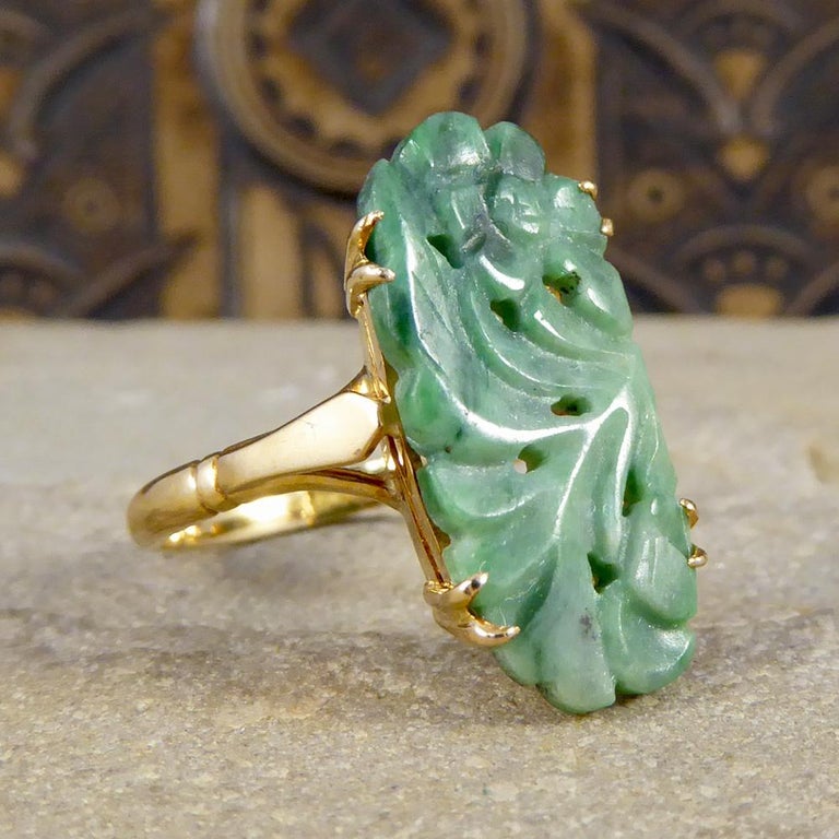 1920s Carved Jade Ring in 18 Carat Yellow Gold at 1stDibs