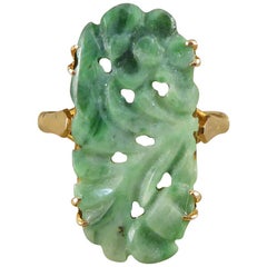 1920s Carved Jade Ring in 18 Carat Yellow Gold
