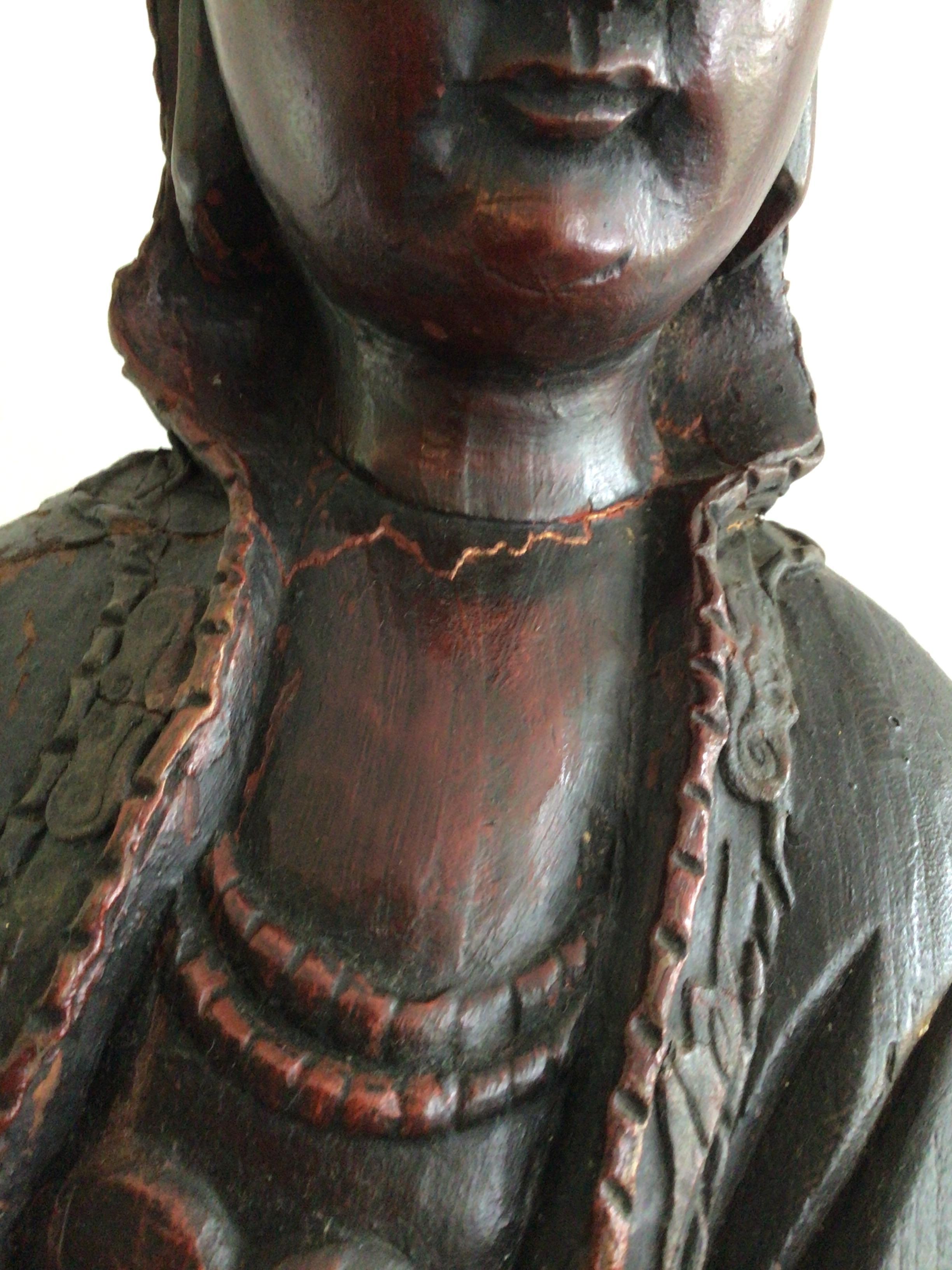 Statue Guanyin en bois sculpté des années 1920 en vente 9