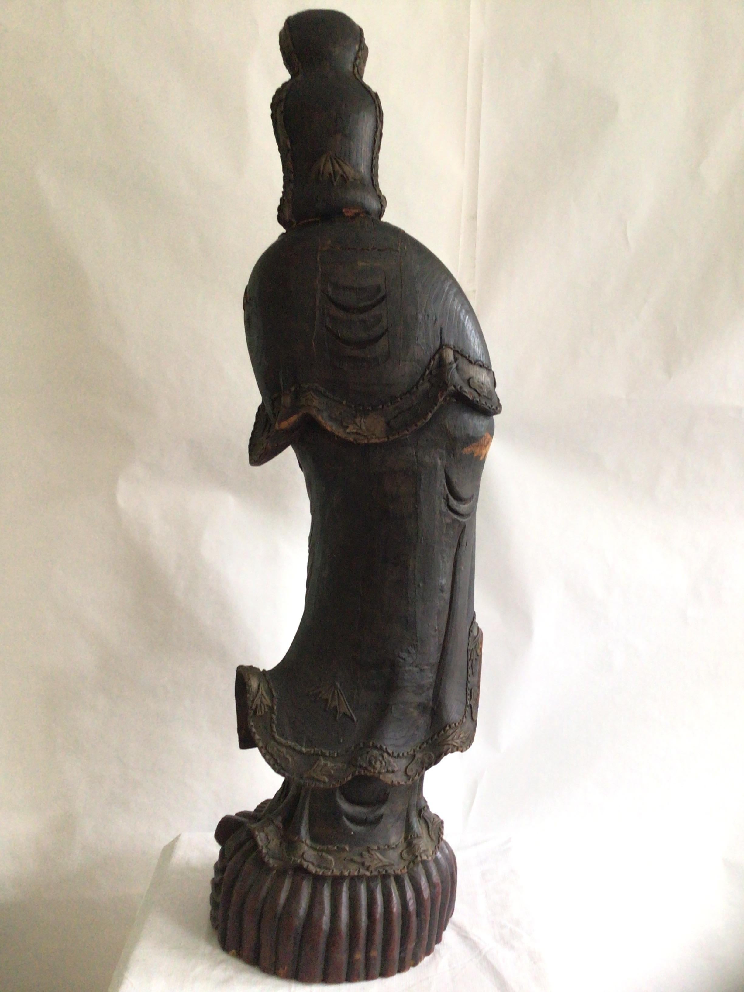 1920s Carved Wood Guanyin Statue In Good Condition For Sale In Tarrytown, NY