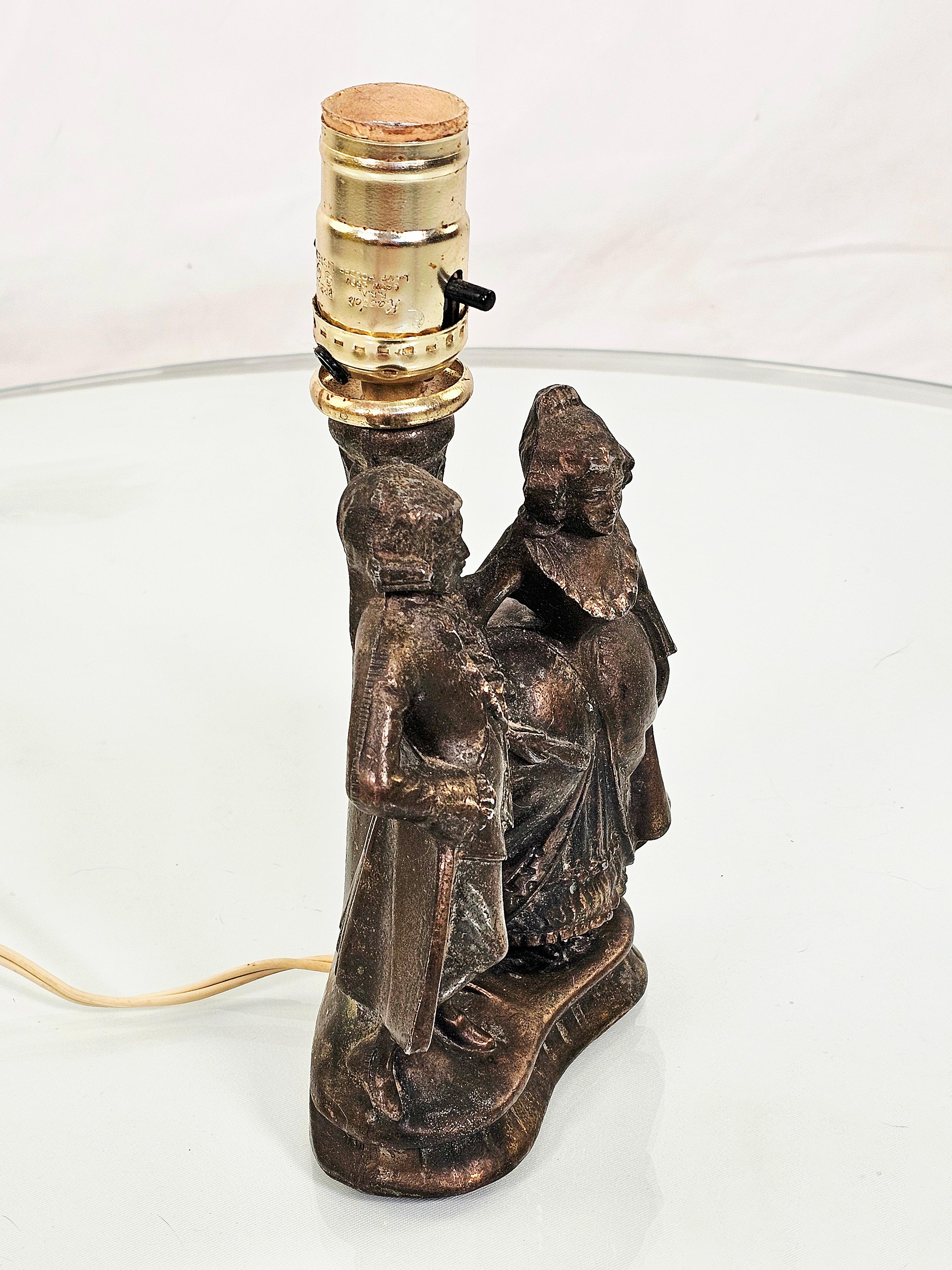 Lámpara figurativa japonesa de bronce fundido de los años 20 en Bueno estado para la venta en Waxahachie, TX