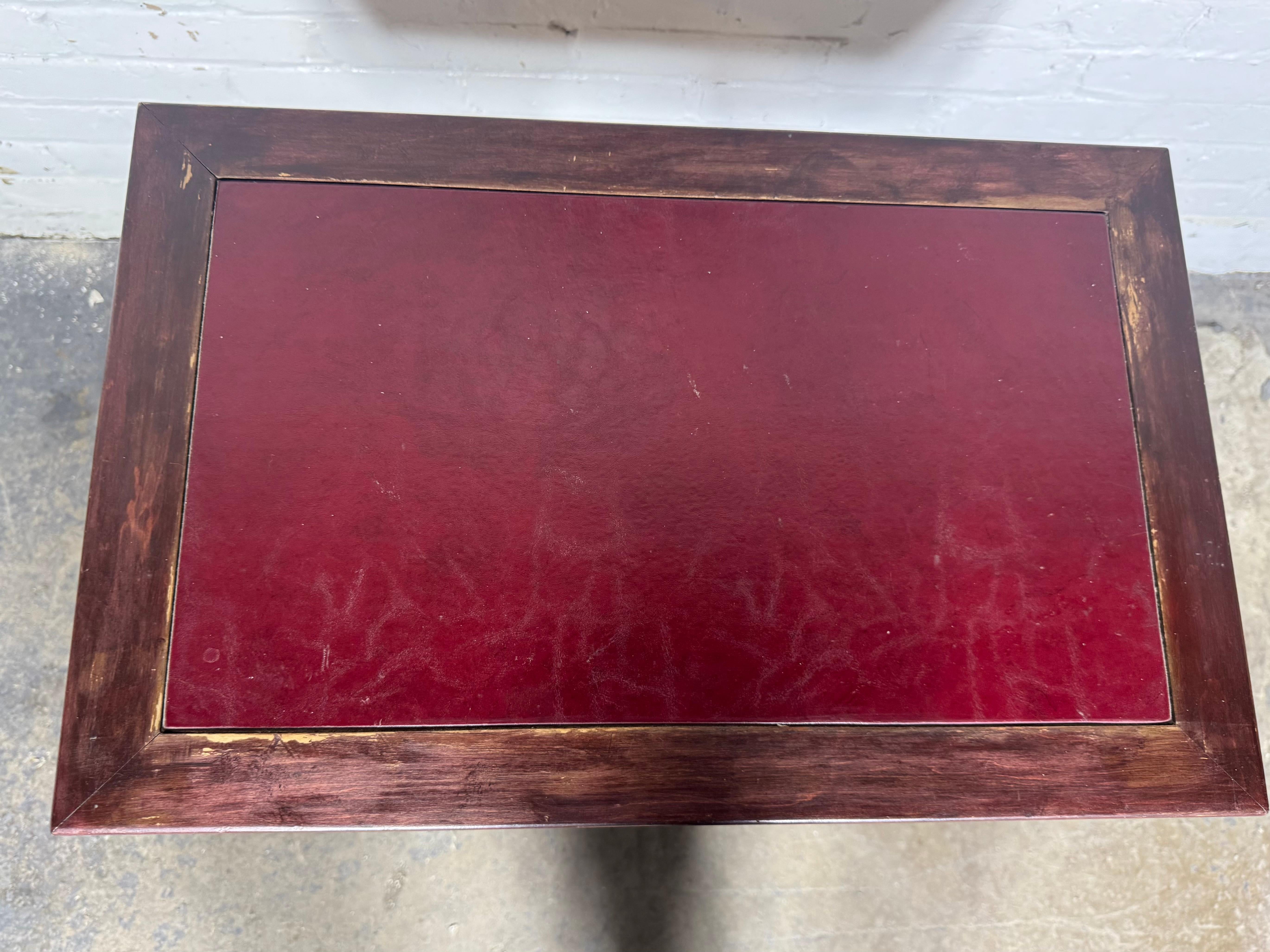 Moulage Table industrielle réglable en fonte et bois des années 1920 par Karl Manufacturing Co. en vente