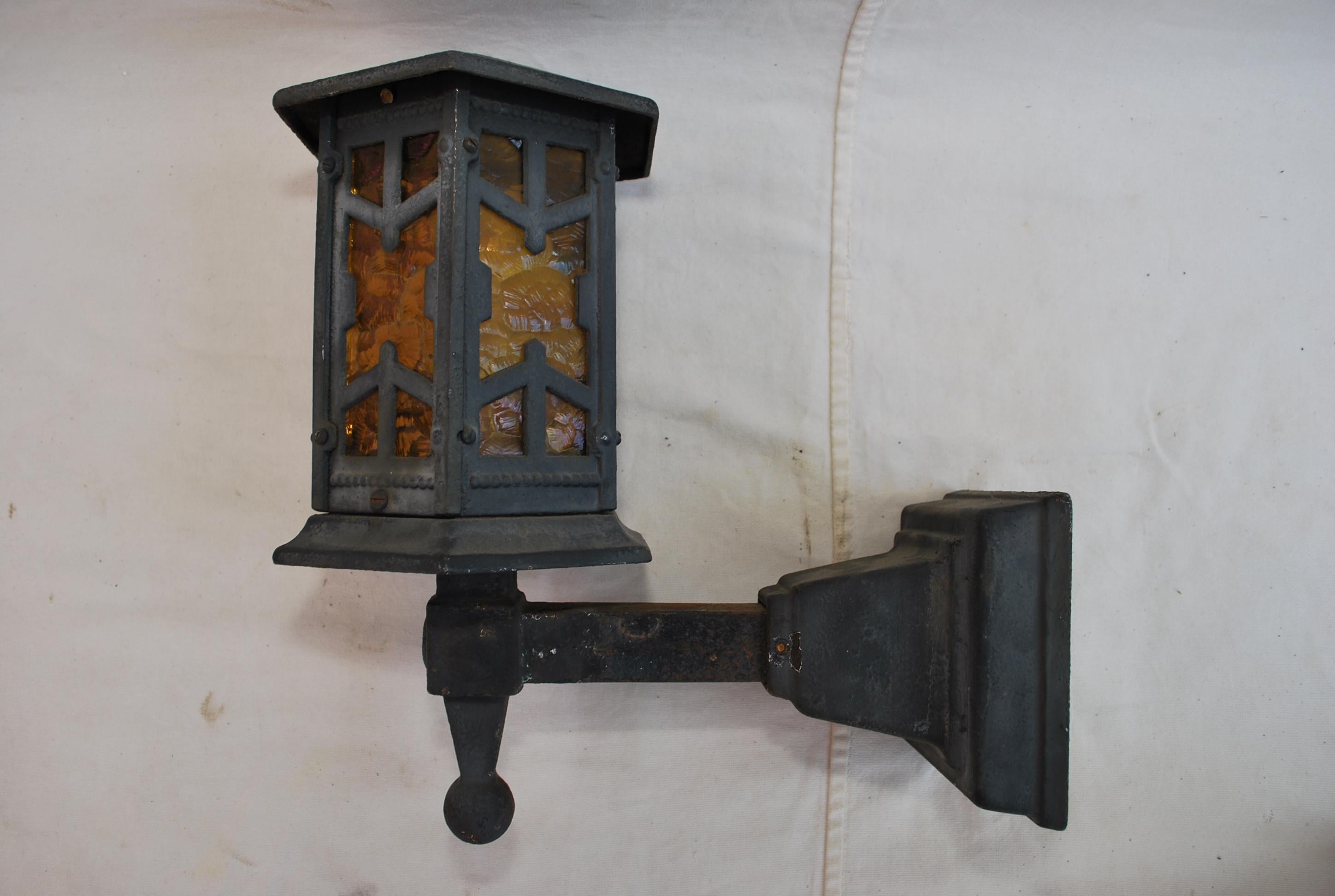 Aplique de exterior de hierro fundido de 1920 en venta 1