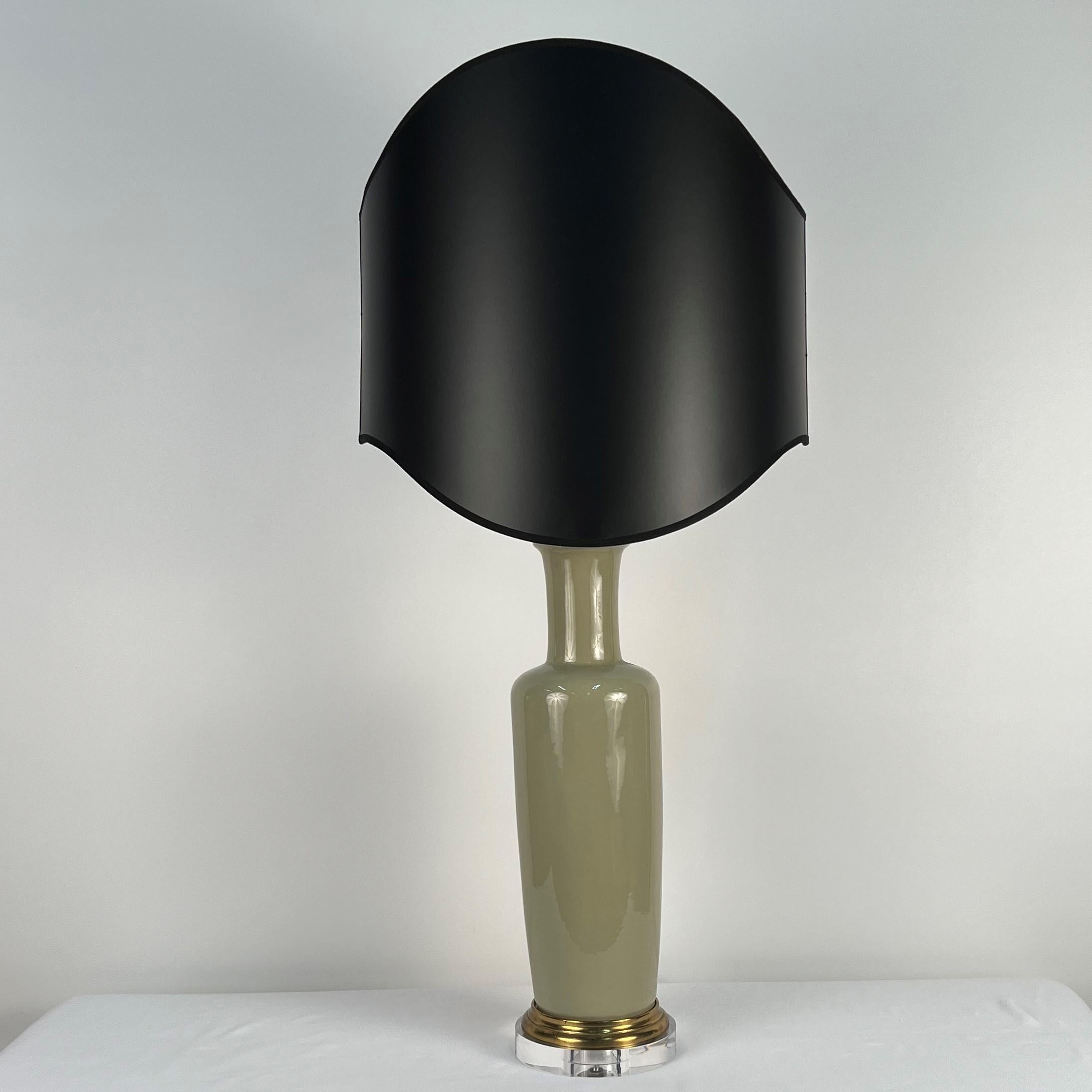 Lampe de table en porcelaine céladon des années 1920 en vente 3