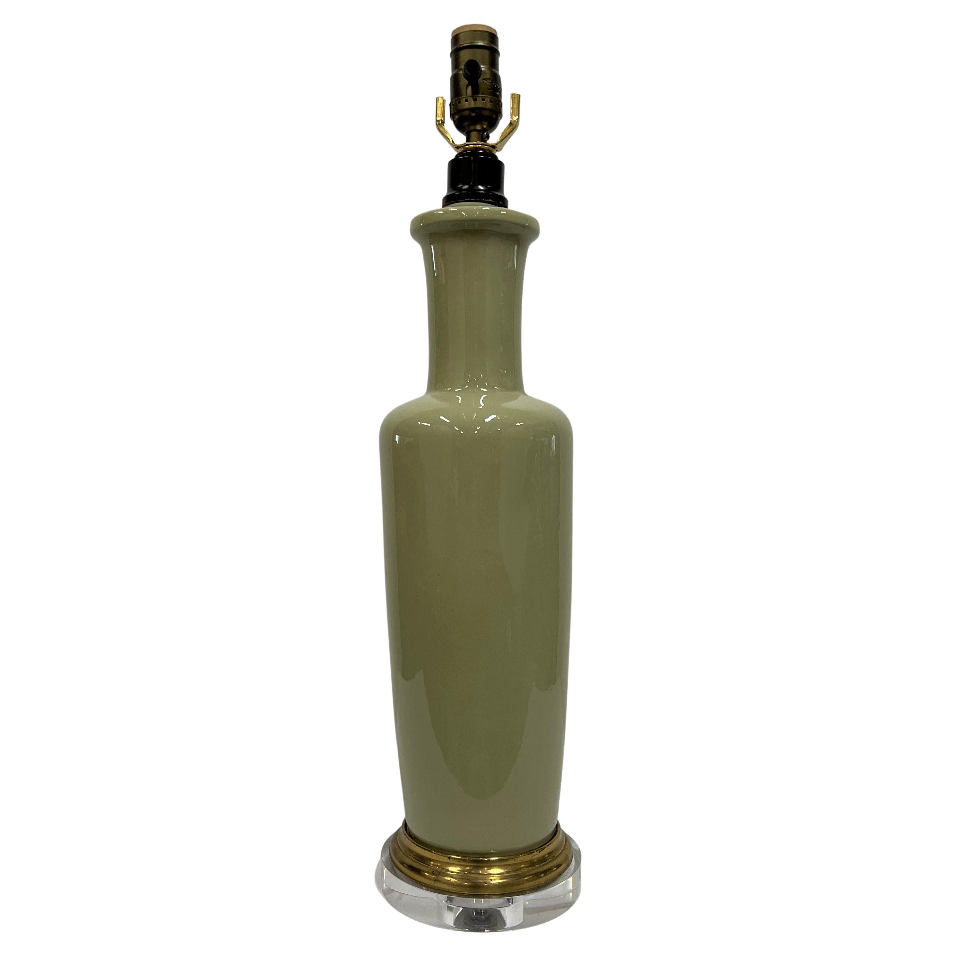 Lampe de table en porcelaine céladon des années 1920 en vente
