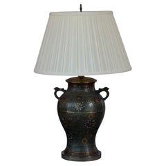 Lampe en émail champlevé des années 1920 avec motifs floraux