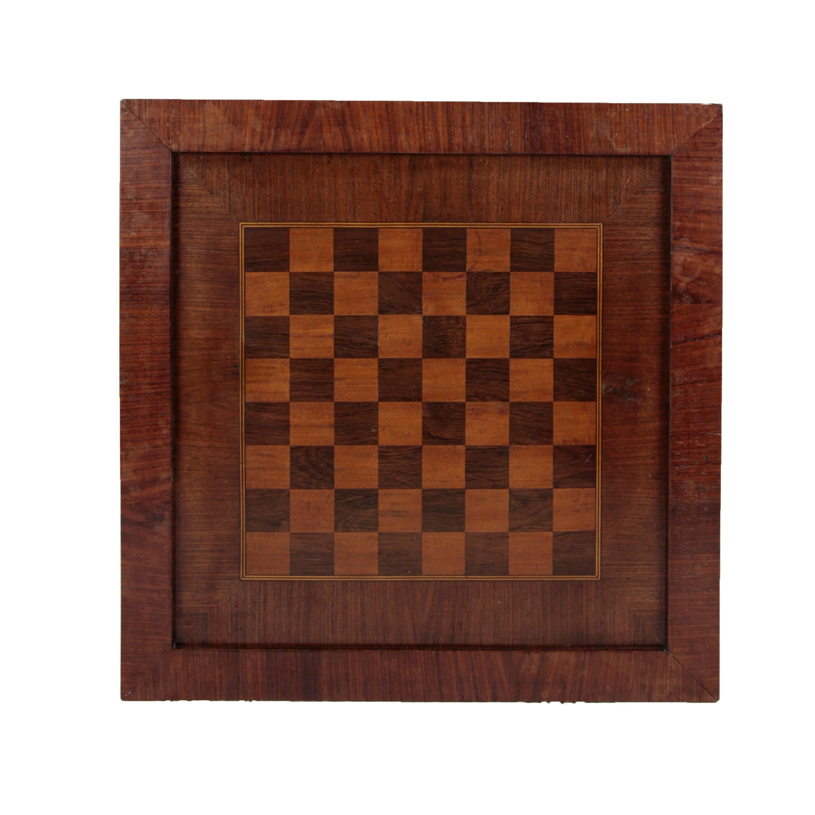 Board with chess marquetry in mahogany and rosewood, France, 1920-1930, restored condition, French shellac hand polish

• 20th century board
• Mahogany and rosewood veneer
• Restored state
• French shellac hand polish
• Measures: Height 2.5