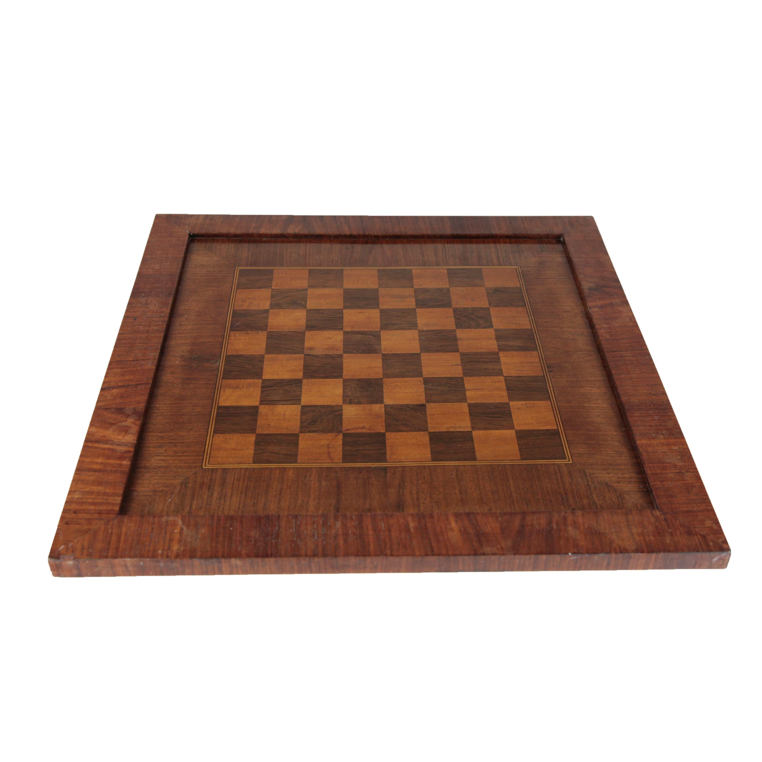 1920s Chess and Play Board, Mahogany and Rosewood Veneer & Marquetry, Red Brown (Furnier) im Angebot