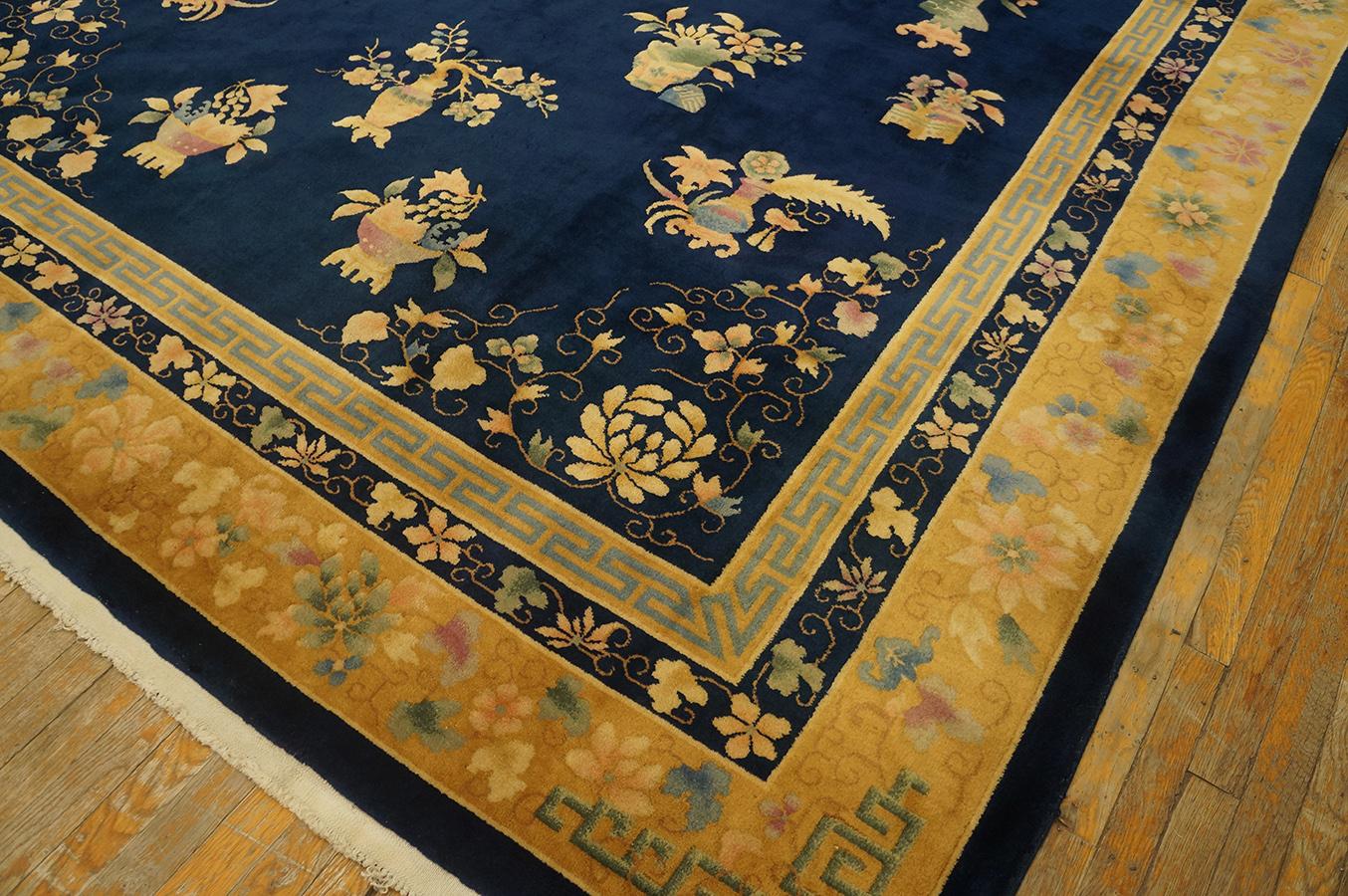 Tapis chinois Art Déco des années 1920 ( 8' 9'' x 11' 6'' - 266 x 350 ) en vente 1