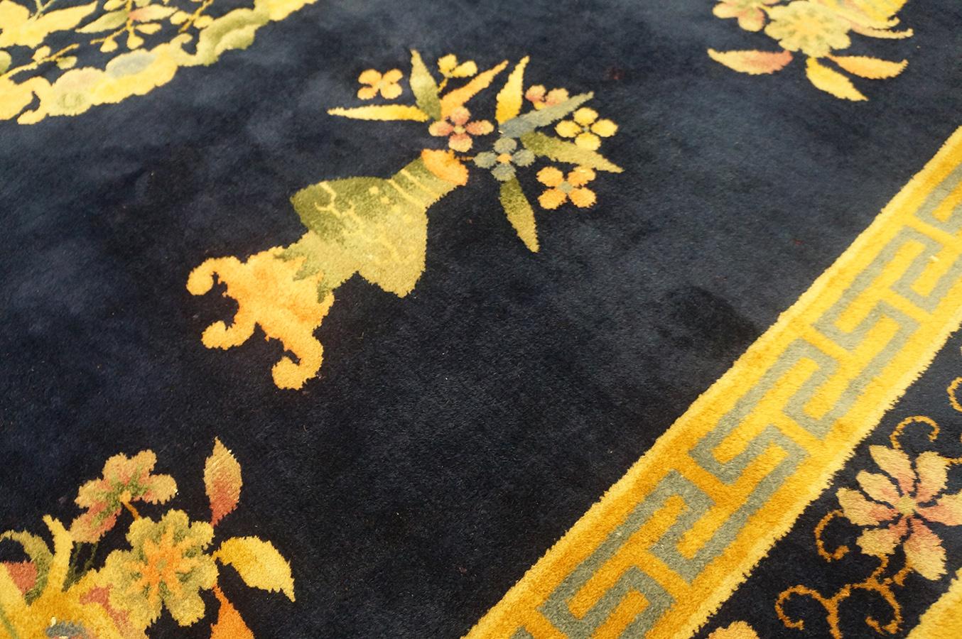 Tapis chinois Art Déco des années 1920 ( 8' 9'' x 11' 6'' - 266 x 350 ) en vente 2