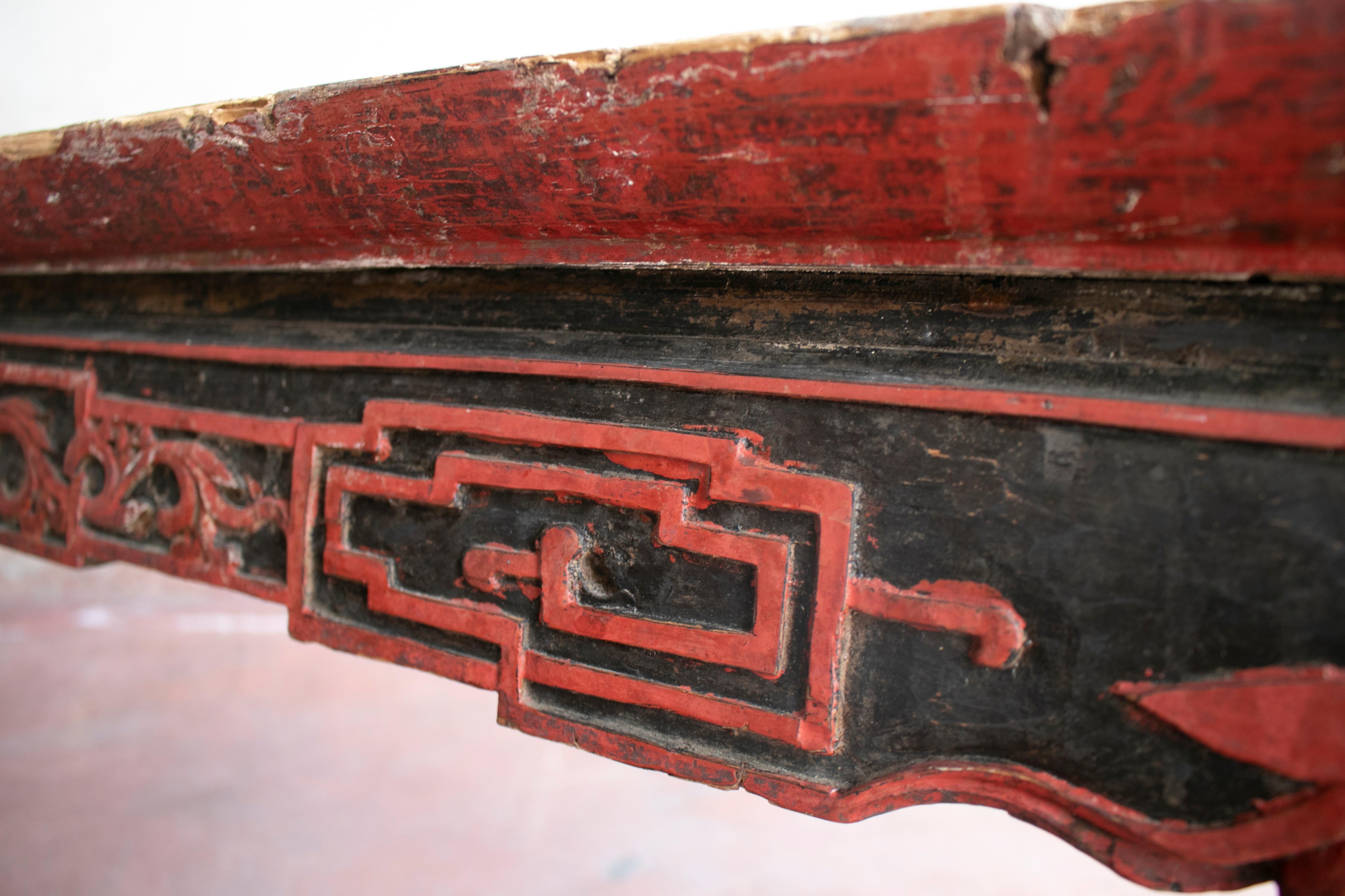 1920s Chinese Black and Red Painted Hand Carved Wooden Bench 4