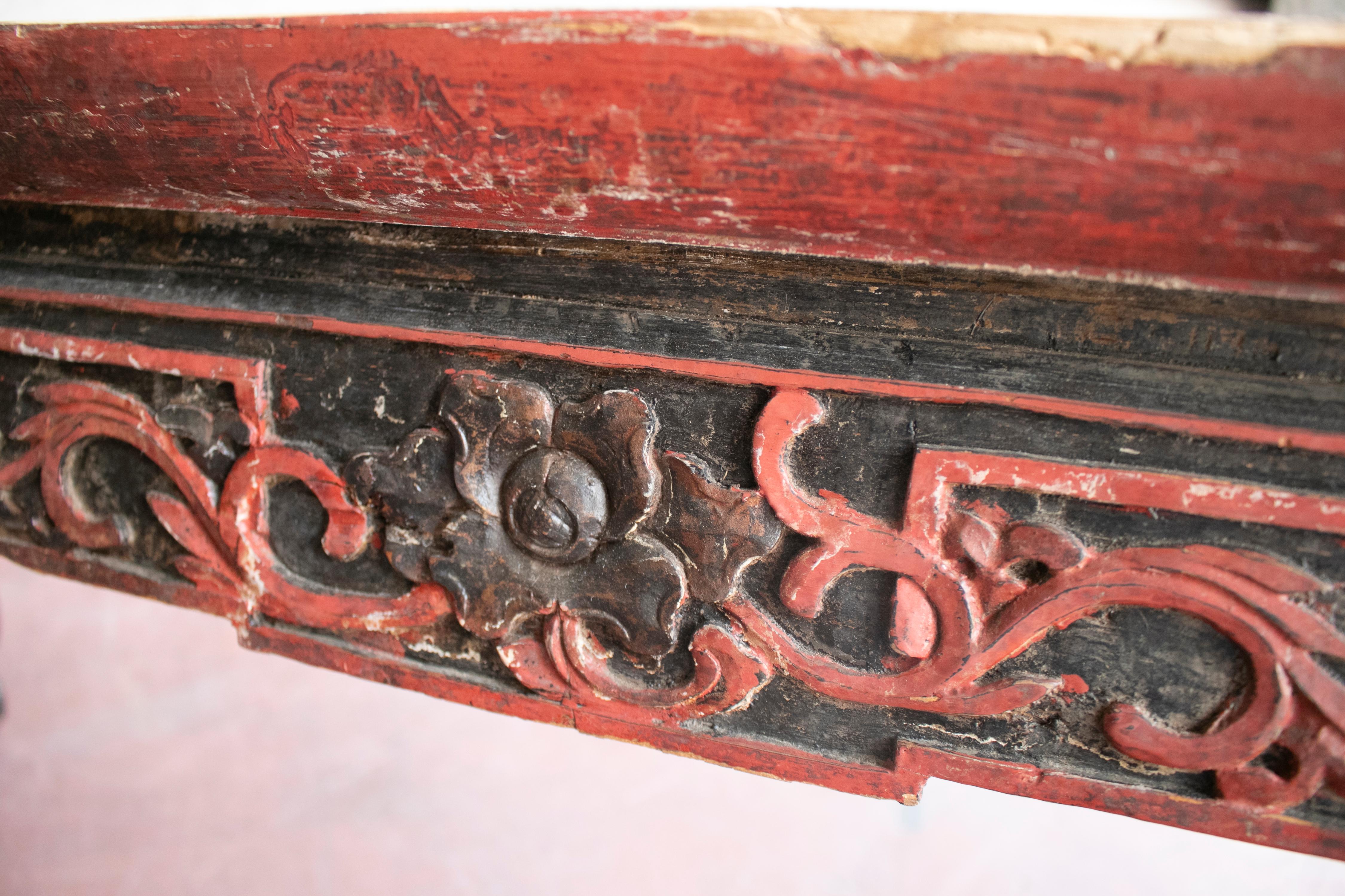 1920s Chinese Black and Red Painted Hand Carved Wooden Bench 6