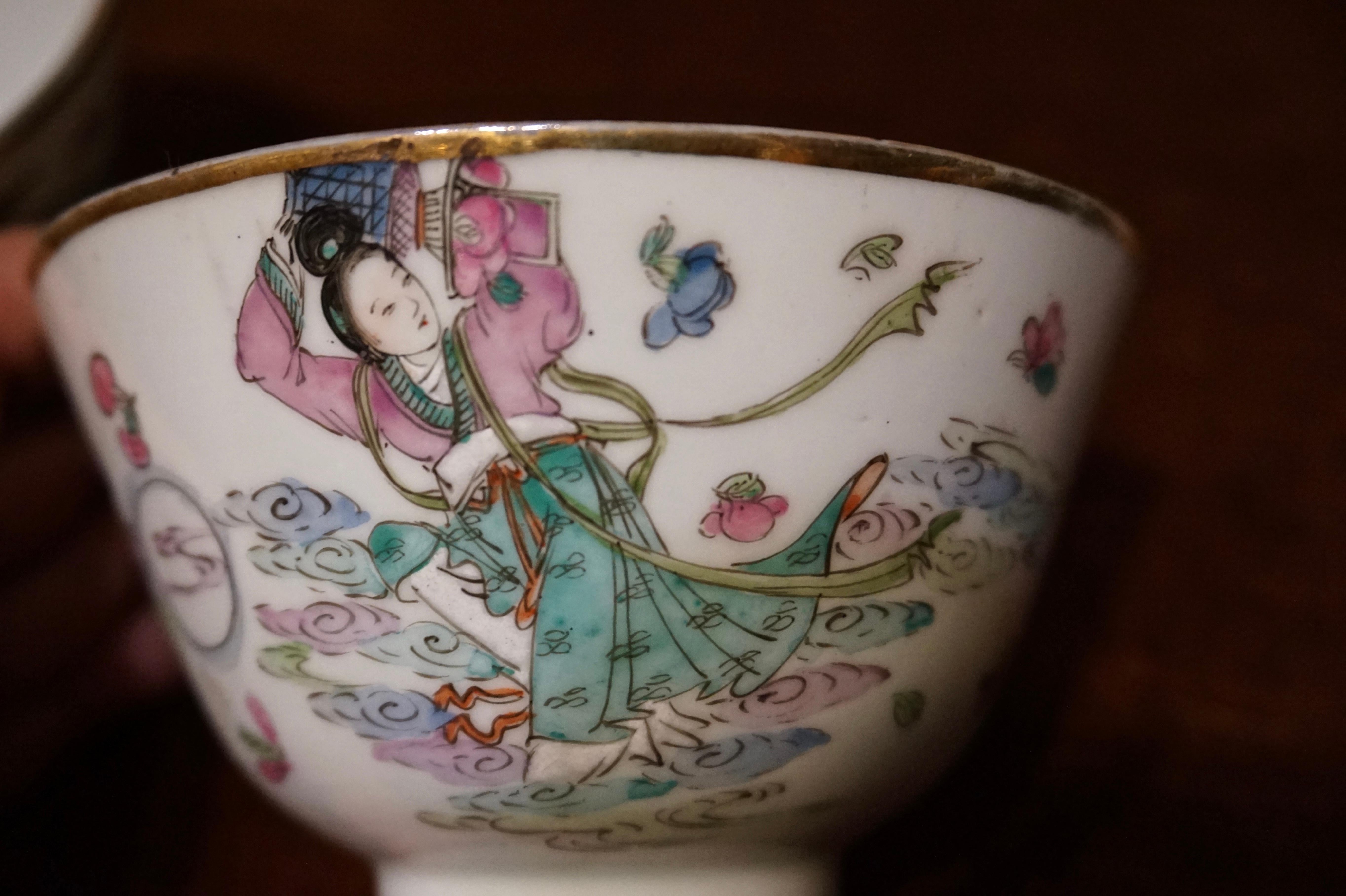 Asian 1920s Chinese Export Hand Painted Ceramic Bowls For Sale